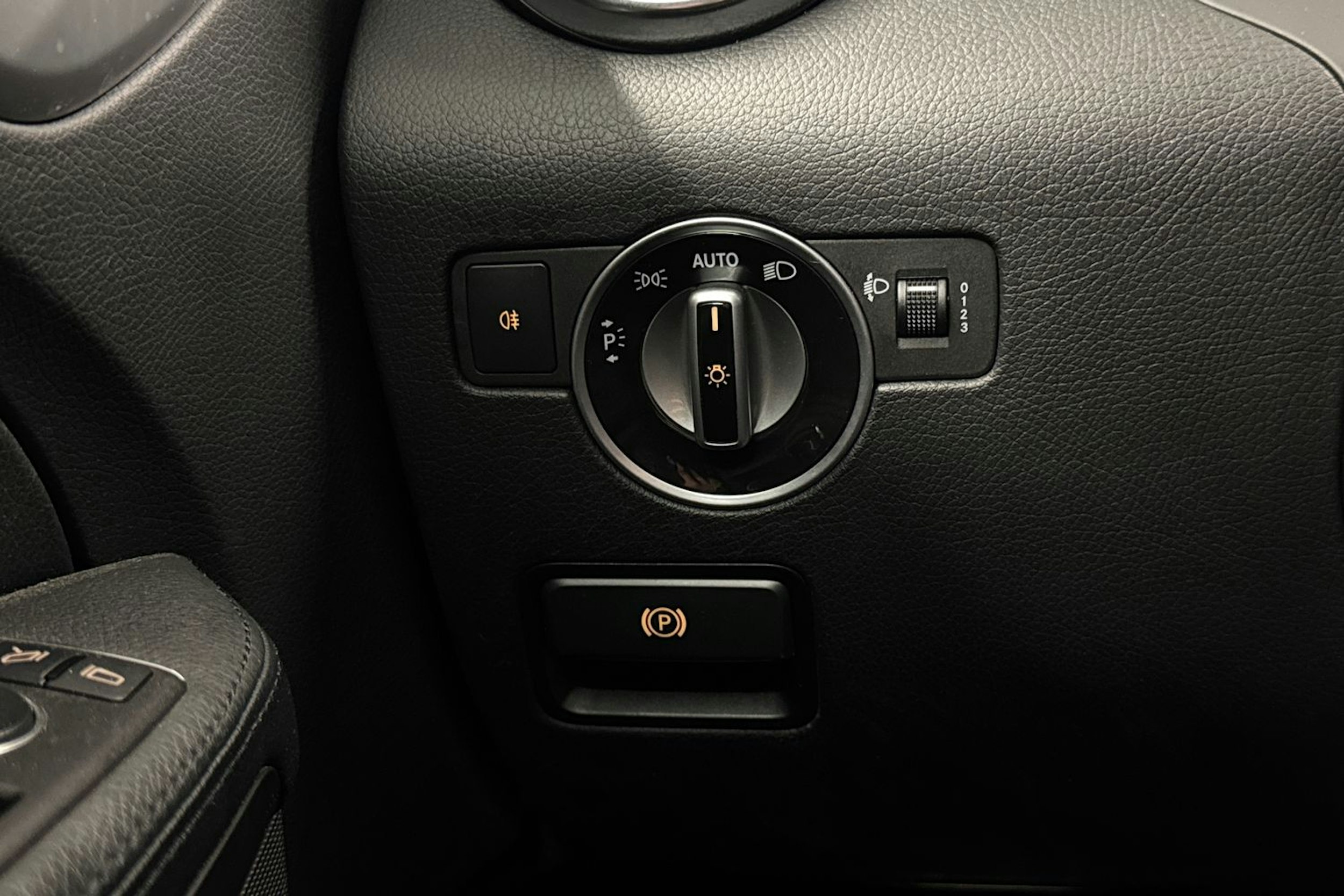 harmaa Mercedes-Benz SLK 2012 kuva 20.