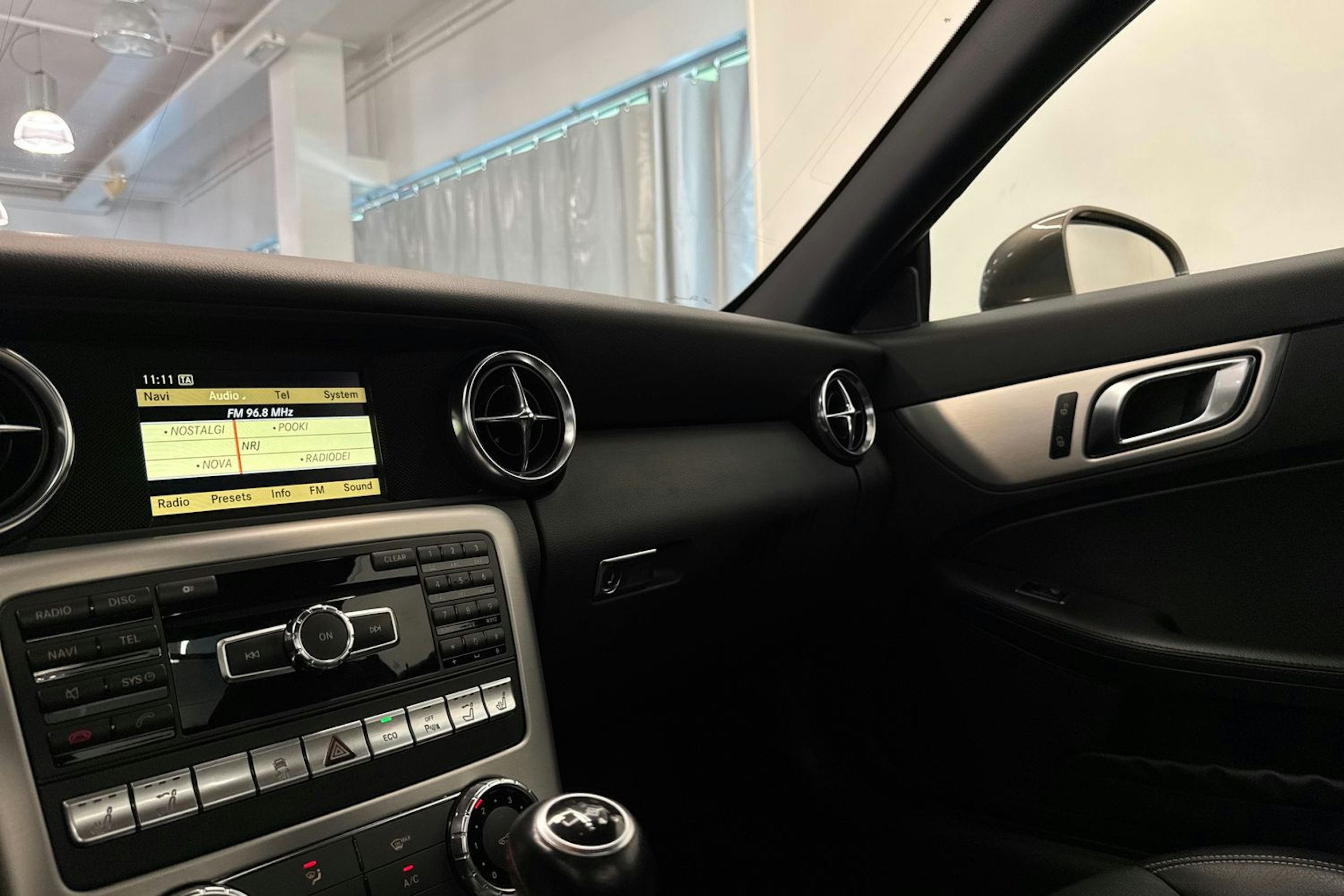 harmaa Mercedes-Benz SLK 2012 kuva 23.