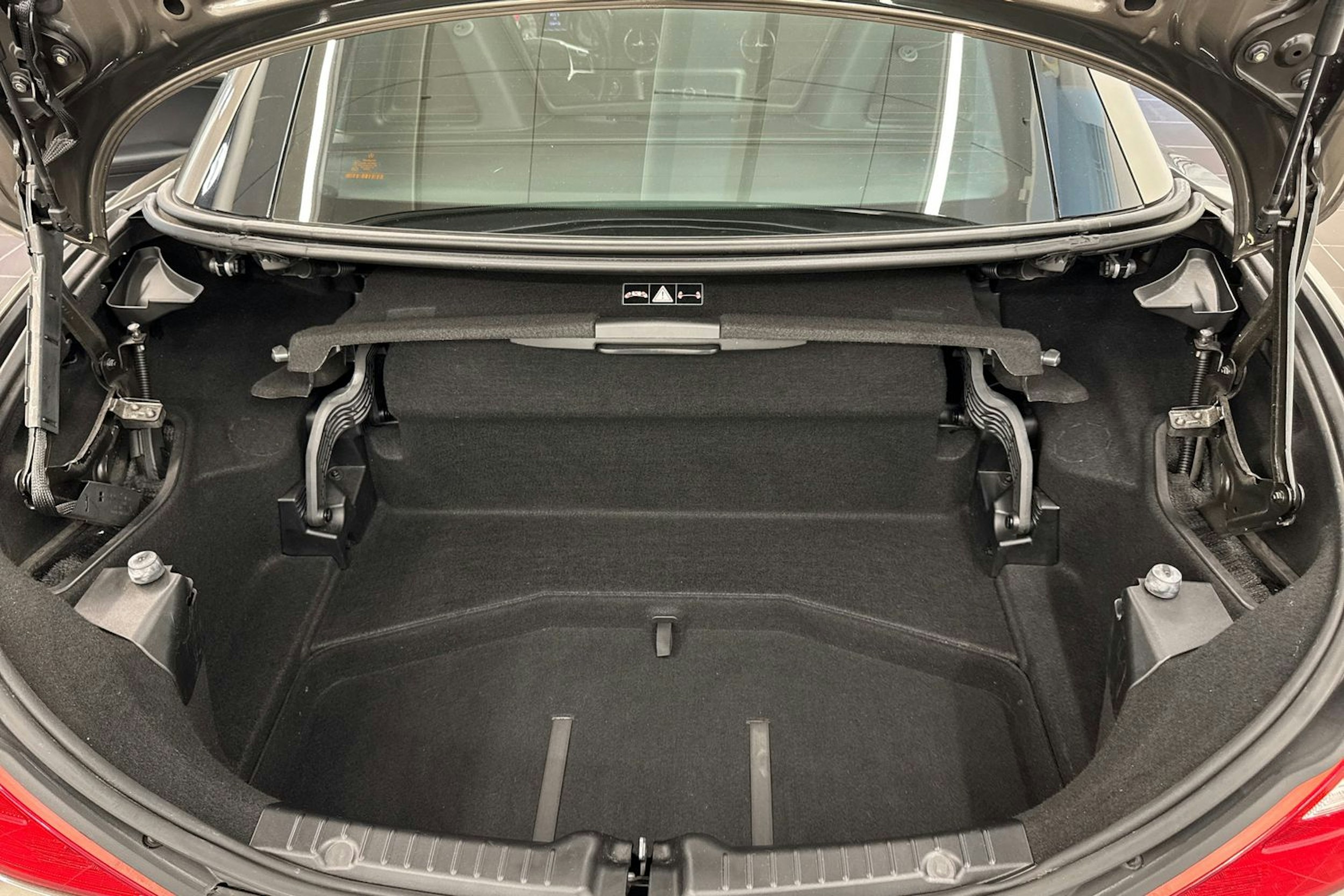 harmaa Mercedes-Benz SLK 2012 kuva 27.