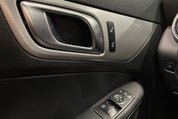 punainen Mercedes-Benz SLK 2013 kuva 16.