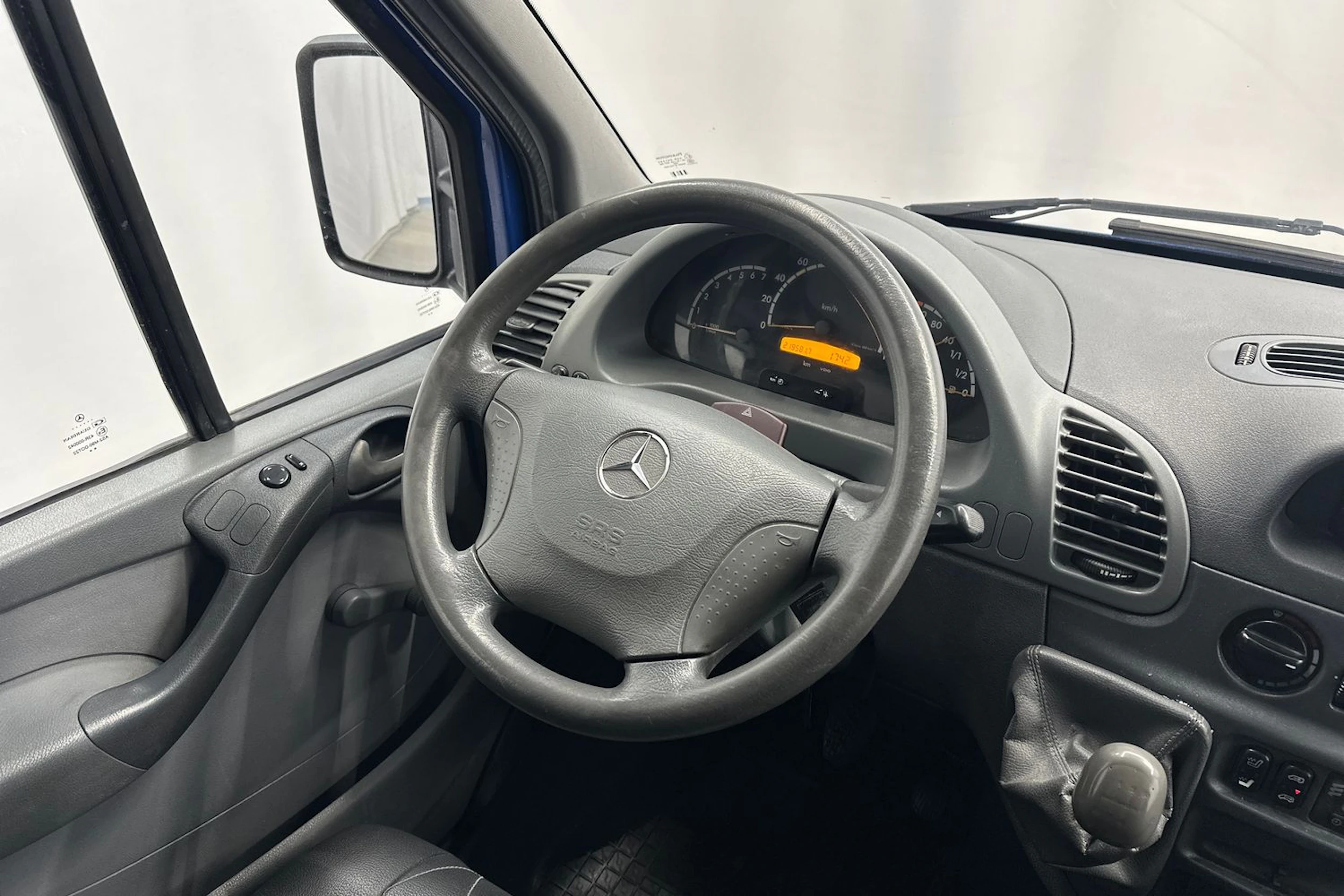 sininen Mercedes-Benz Sprinter 2003 kuva 10.