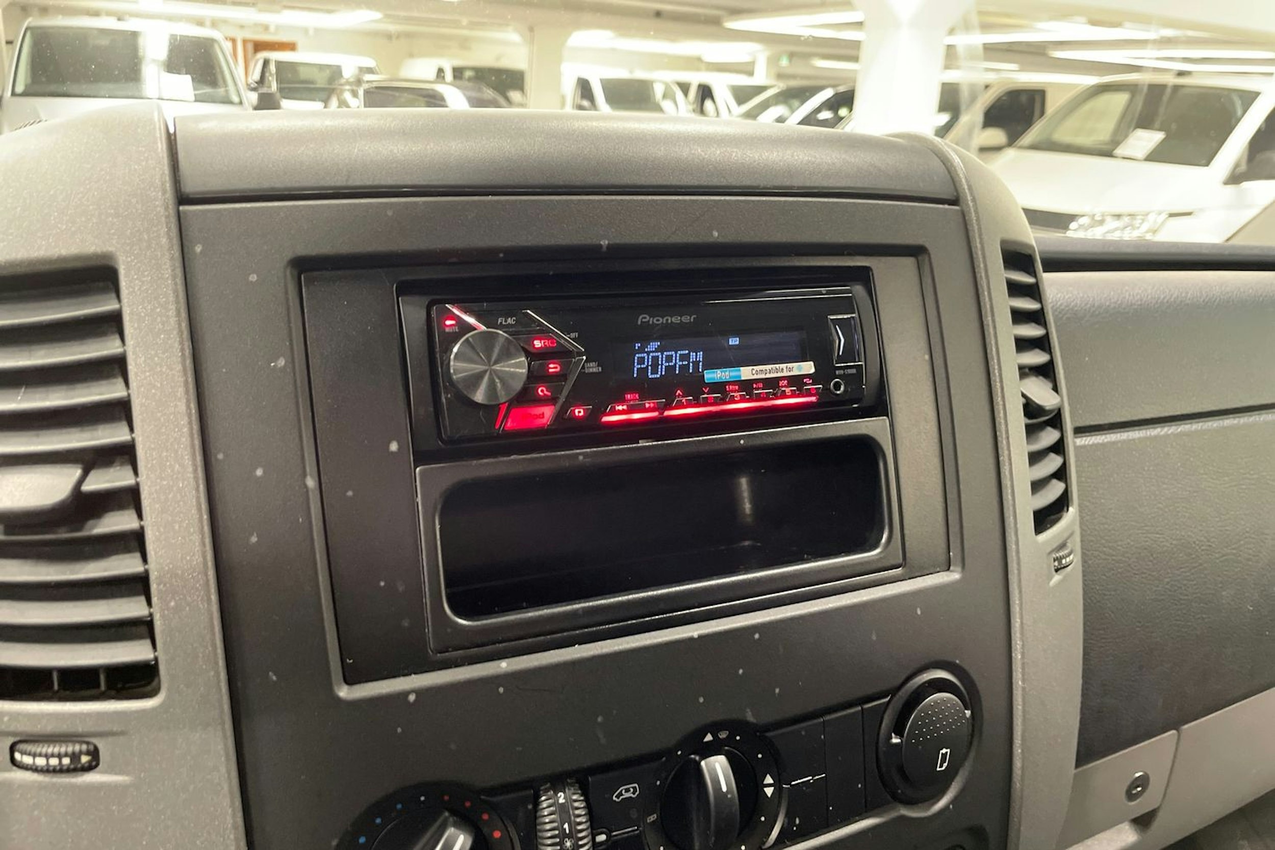 valkoinen Mercedes-Benz Sprinter 2007 kuva 16.