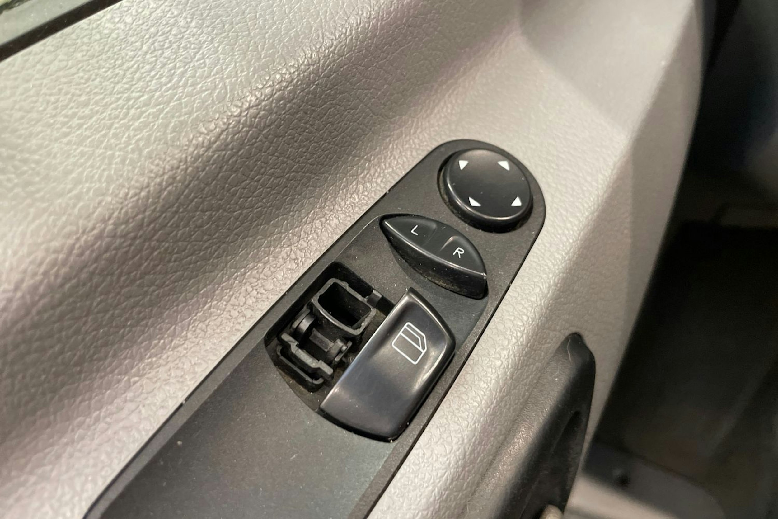 valkoinen Mercedes-Benz Sprinter 2007 kuva 18.