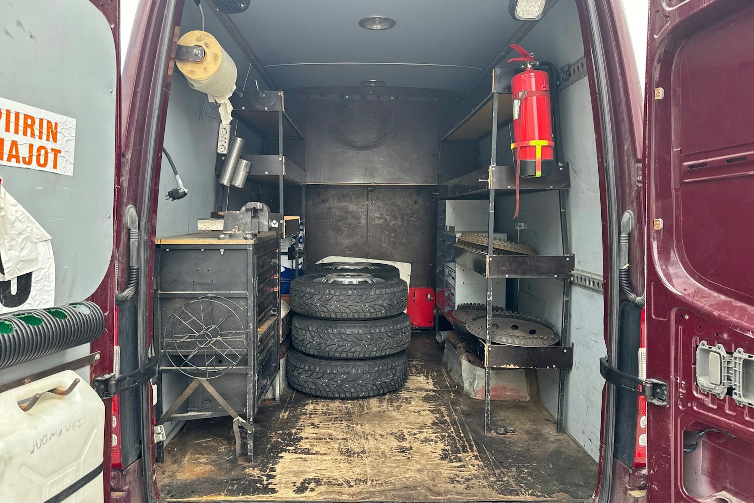 punainen Mercedes-Benz Sprinter 2008 kuva 19.