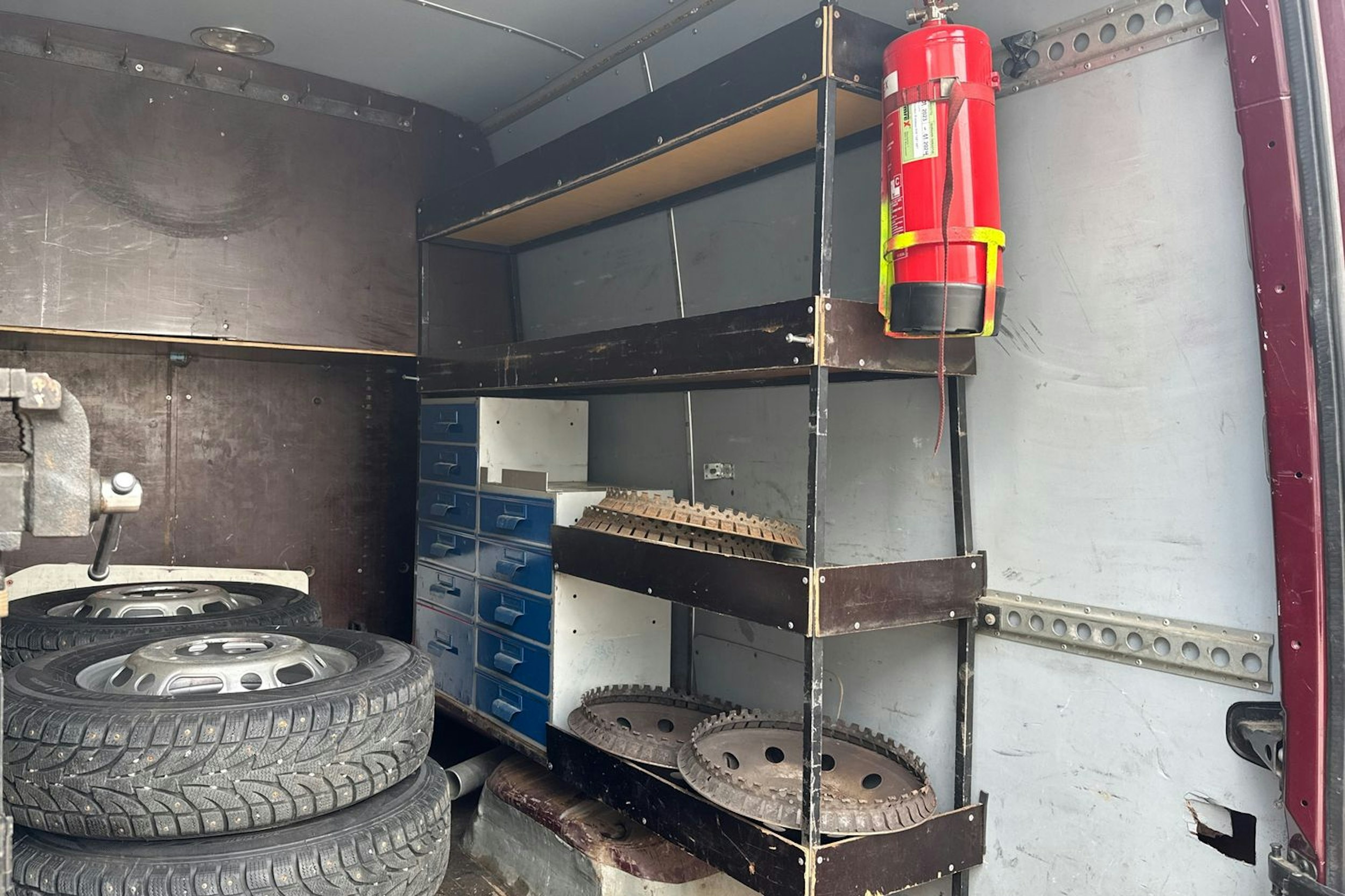 punainen Mercedes-Benz Sprinter 2008 kuva 20.