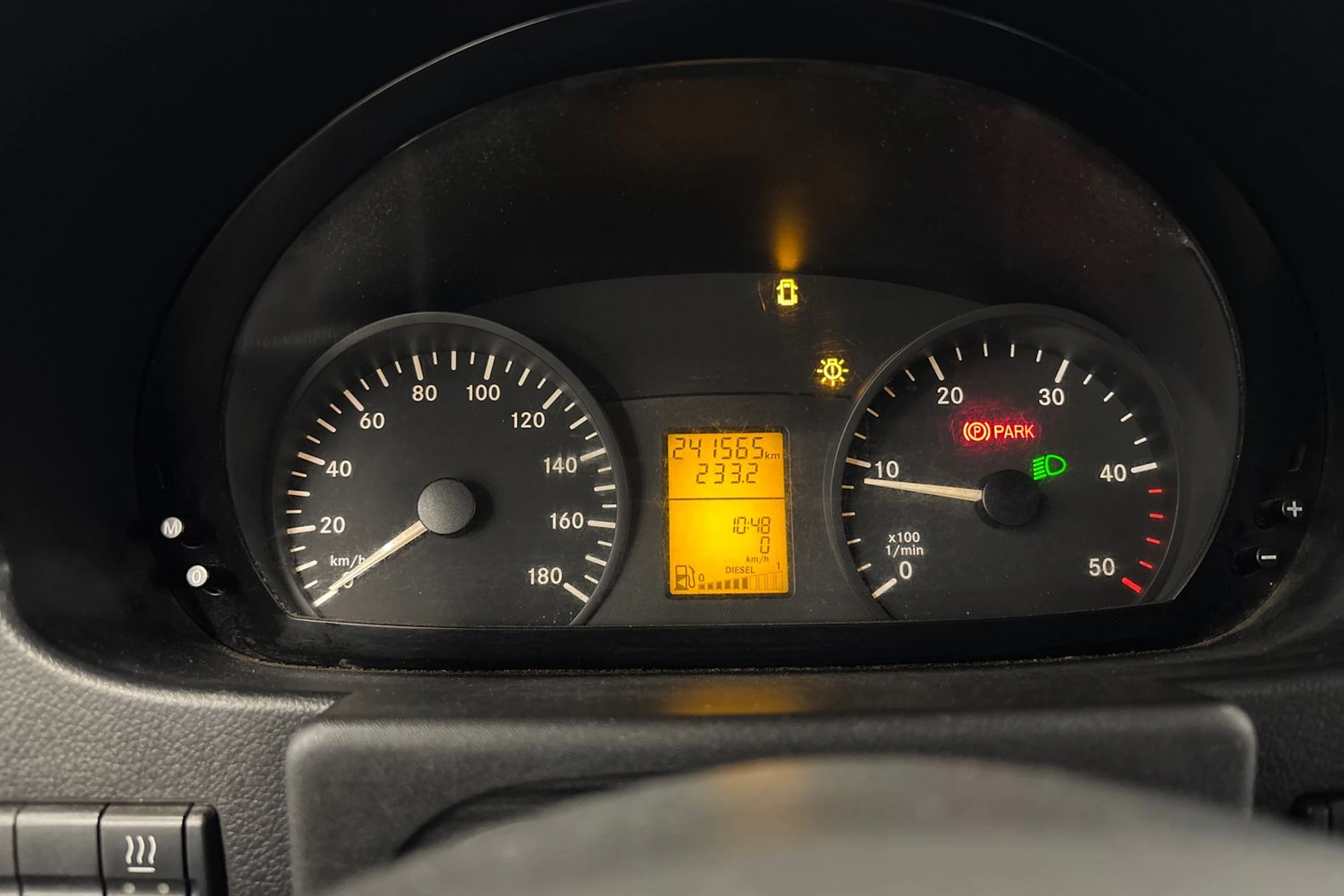punainen Mercedes-Benz Sprinter 2009 kuva 10.