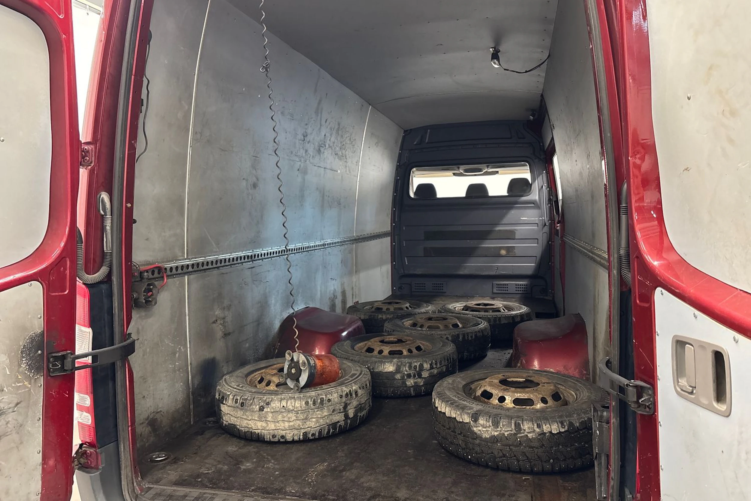 punainen Mercedes-Benz Sprinter 2009 kuva 14.