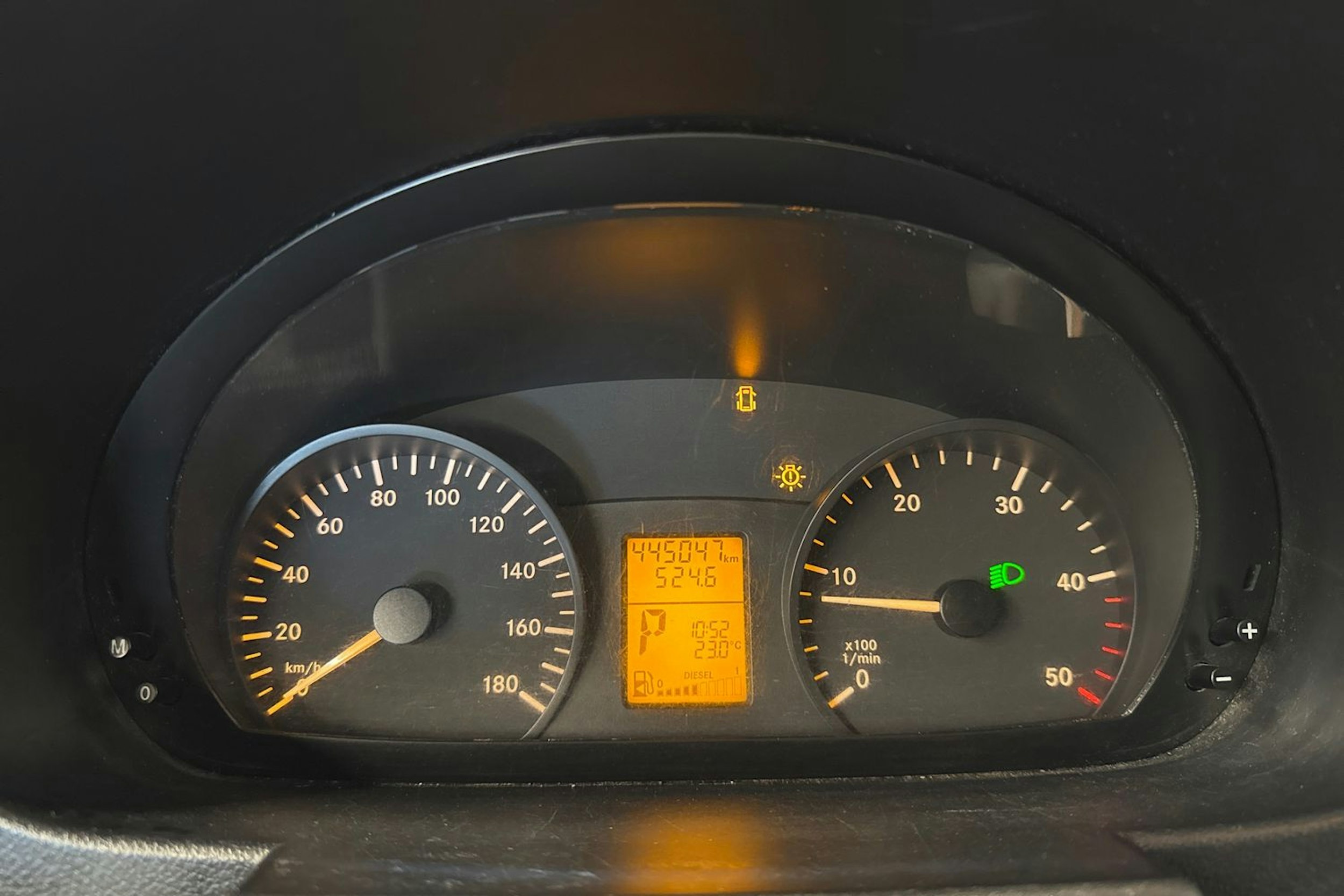 musta Mercedes-Benz Sprinter 2010 kuva 14.