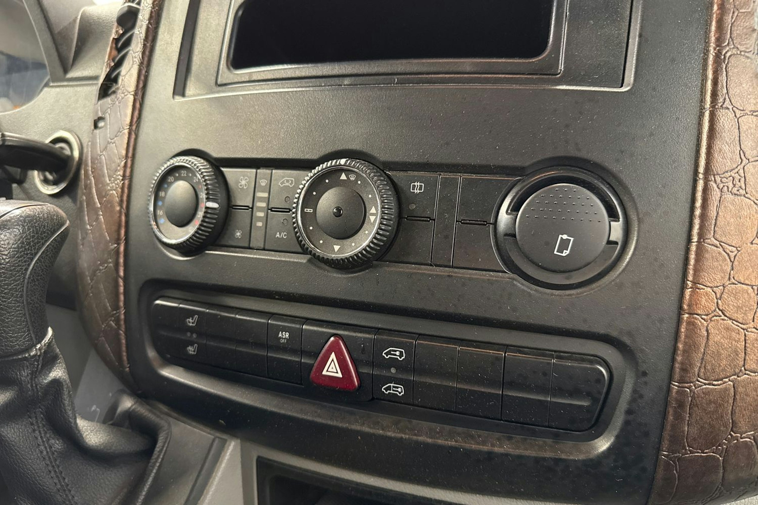 musta Mercedes-Benz Sprinter 2010 kuva 20.