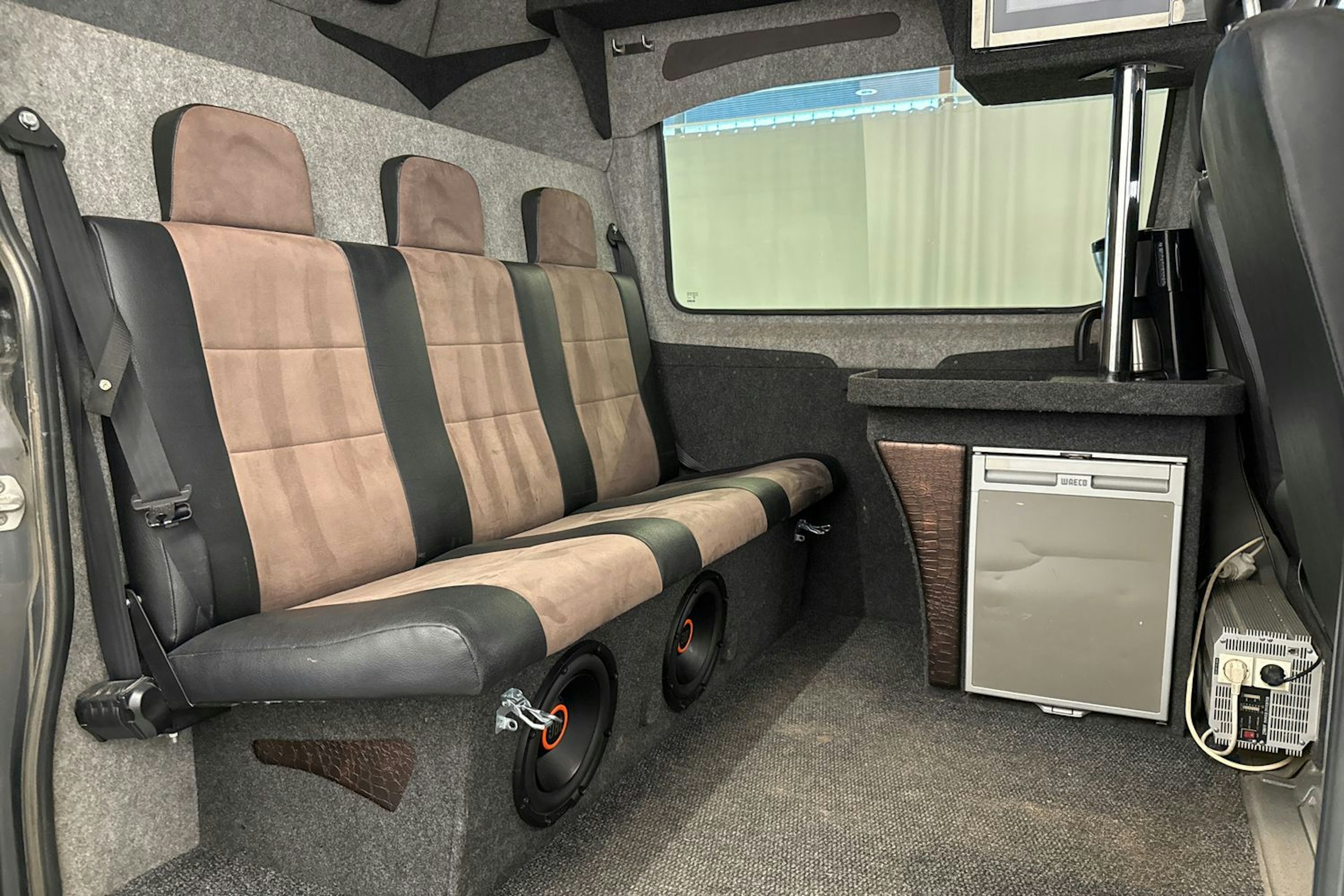 musta Mercedes-Benz Sprinter 2010 kuva 21.