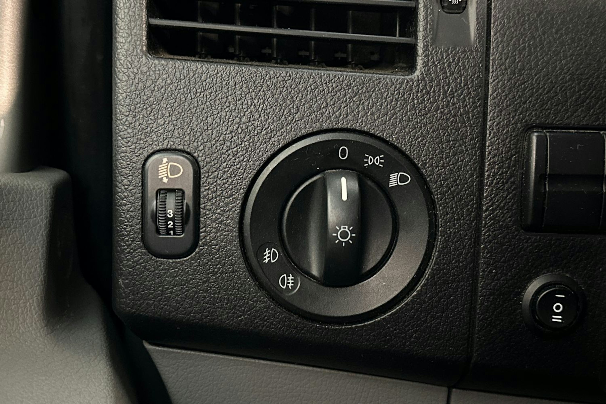 valkoinen Mercedes-Benz Sprinter 2010 kuva 28.
