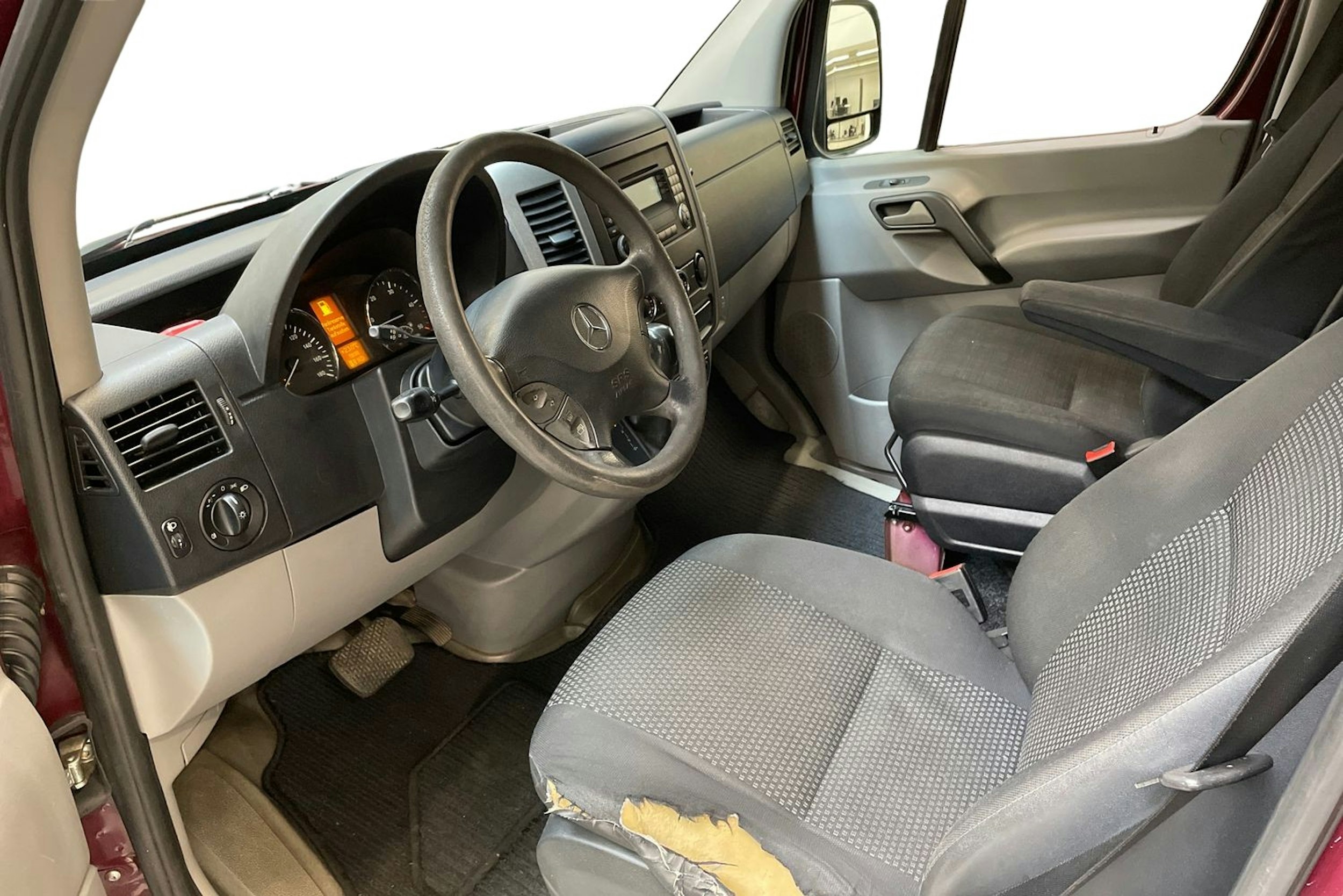 punainen Mercedes-Benz Sprinter 2010 kuva 7.
