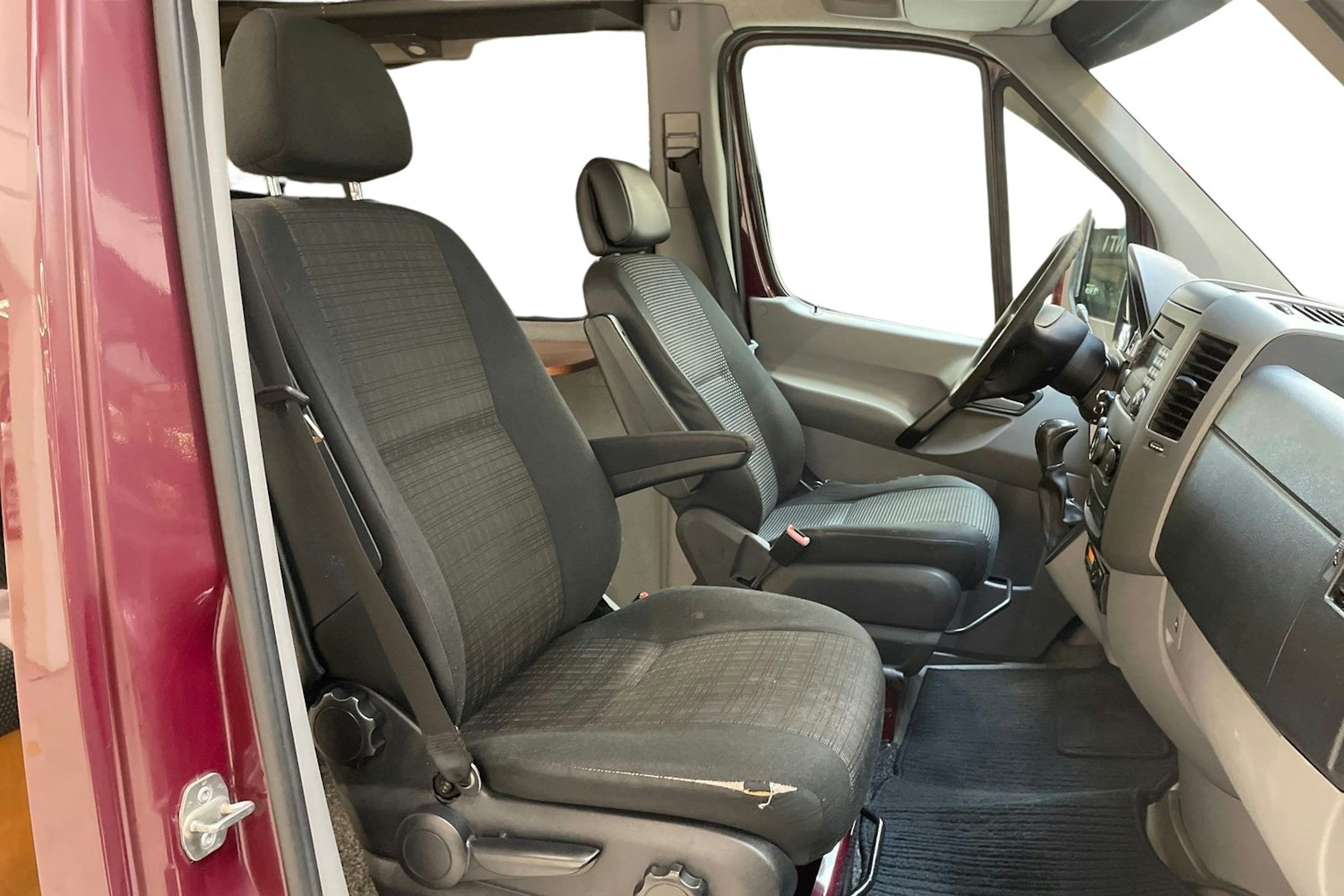punainen Mercedes-Benz Sprinter 2010 kuva 10.
