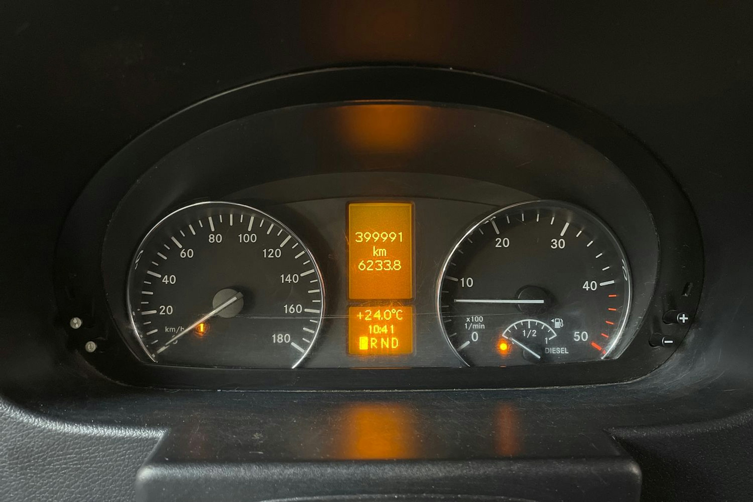punainen Mercedes-Benz Sprinter 2010 kuva 14.