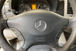 punainen Mercedes-Benz Sprinter 2010 kuva 18.