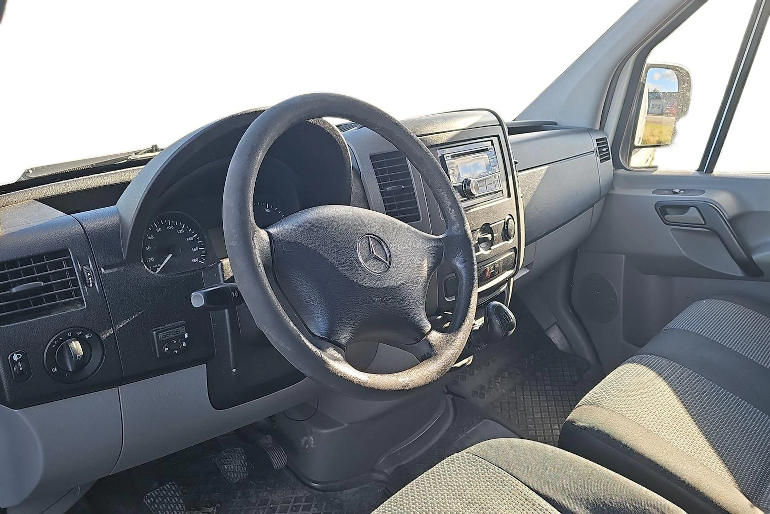 valkoinen Mercedes-Benz Sprinter 2011 kuva 3.