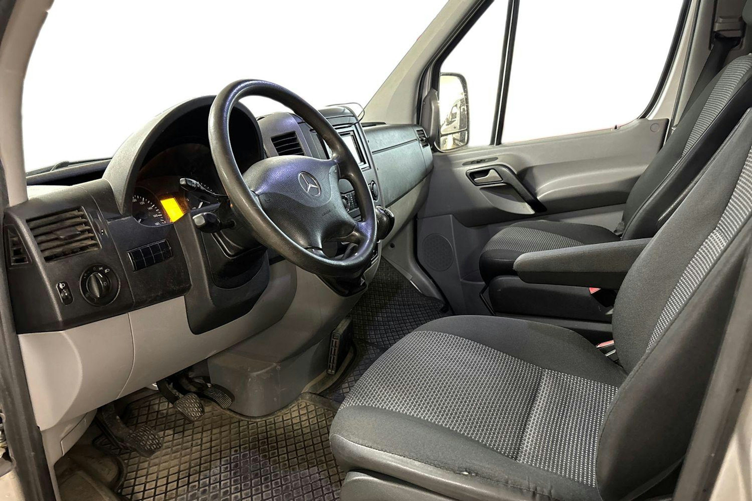 harmaa Mercedes-Benz Sprinter 2011 kuva 3.