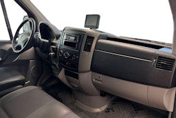 punainen Mercedes-Benz Sprinter 2011 kuva 9.