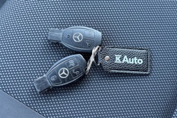 punainen Mercedes-Benz Sprinter 2011 kuva 21.