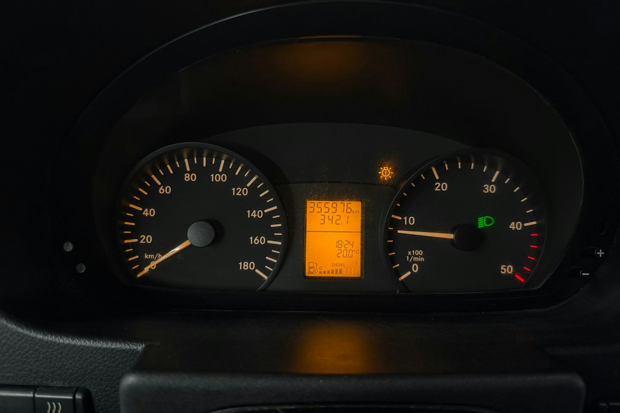 musta Mercedes-Benz Sprinter 2011 kuva 14.