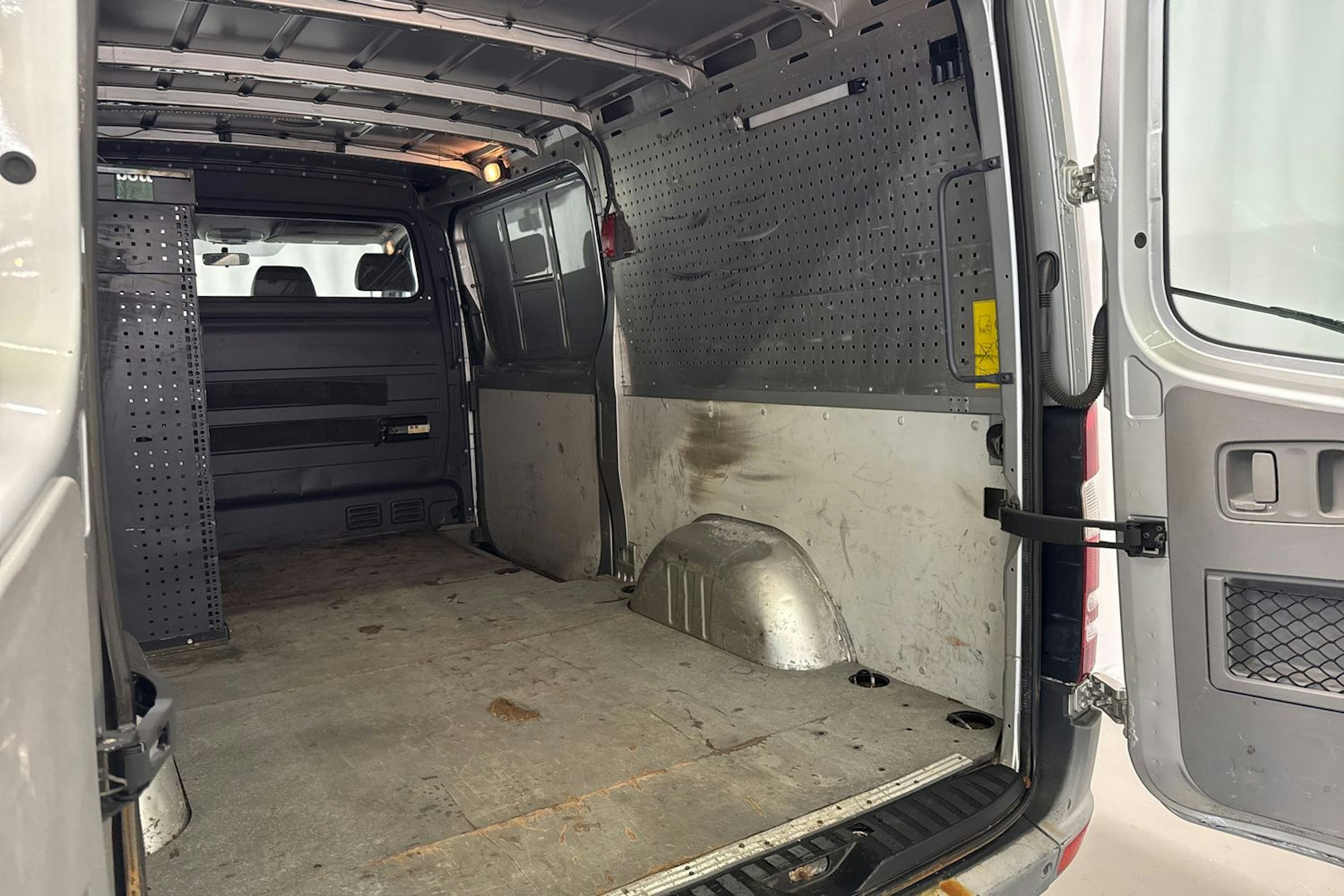 musta Mercedes-Benz Sprinter 2011 kuva 19.
