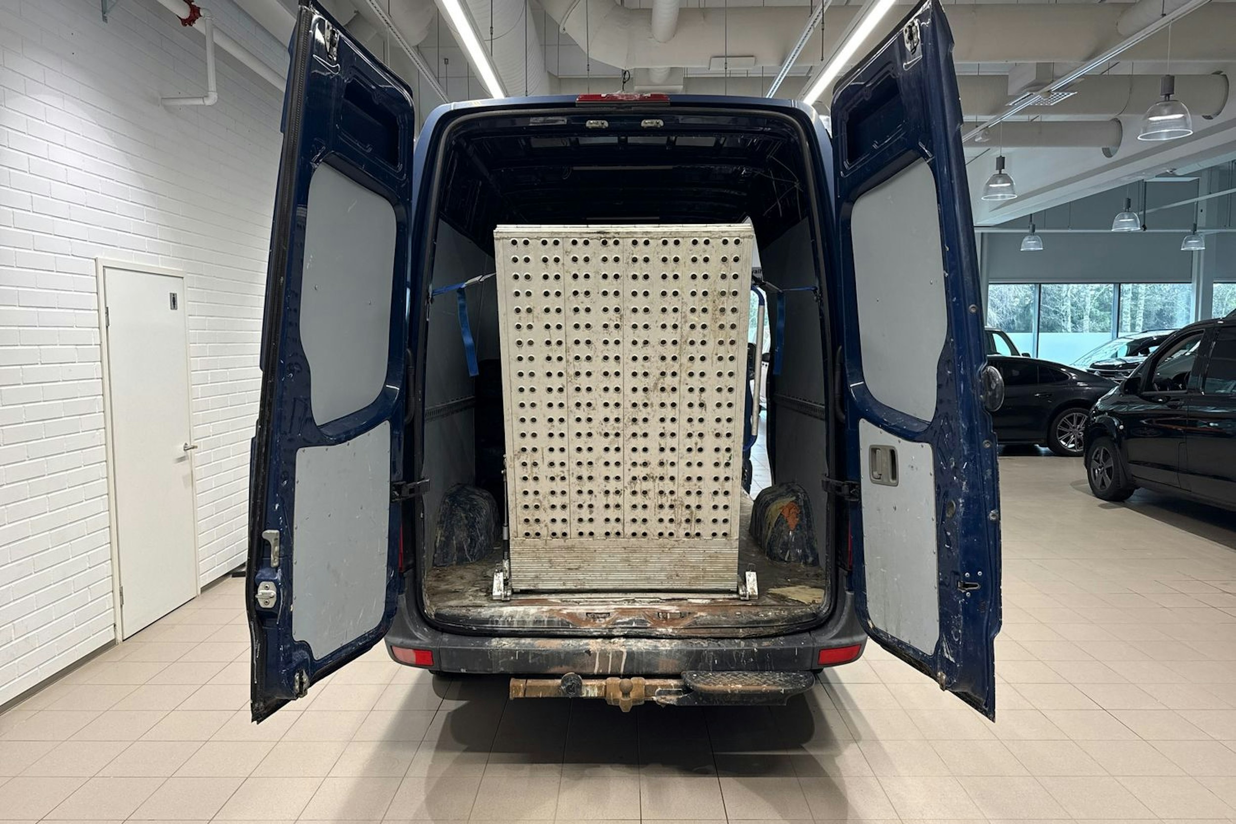 Sininen Mercedes-Benz SPRINTER 2012 kuva 13.
