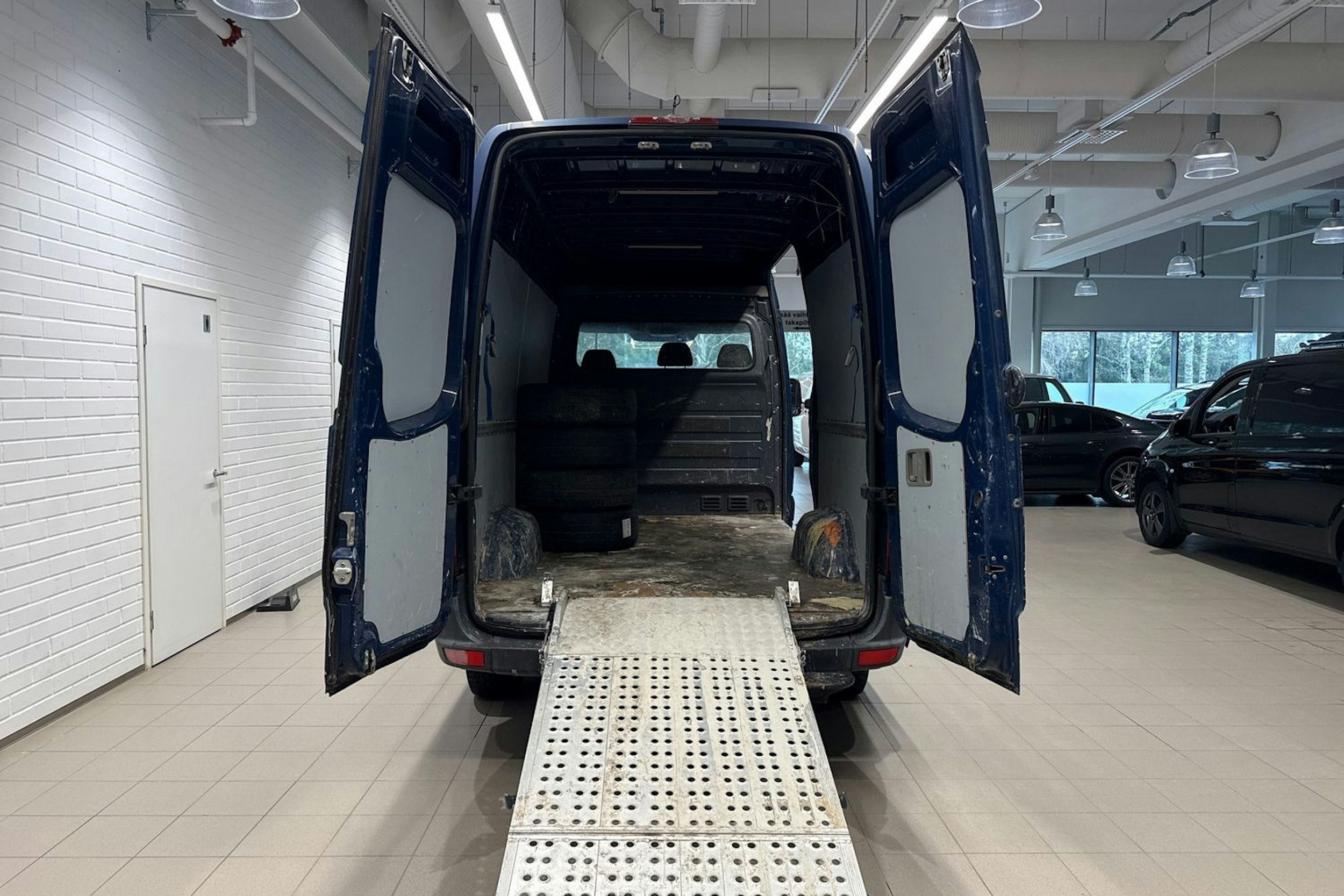 Sininen Mercedes-Benz SPRINTER 2012 kuva 15.