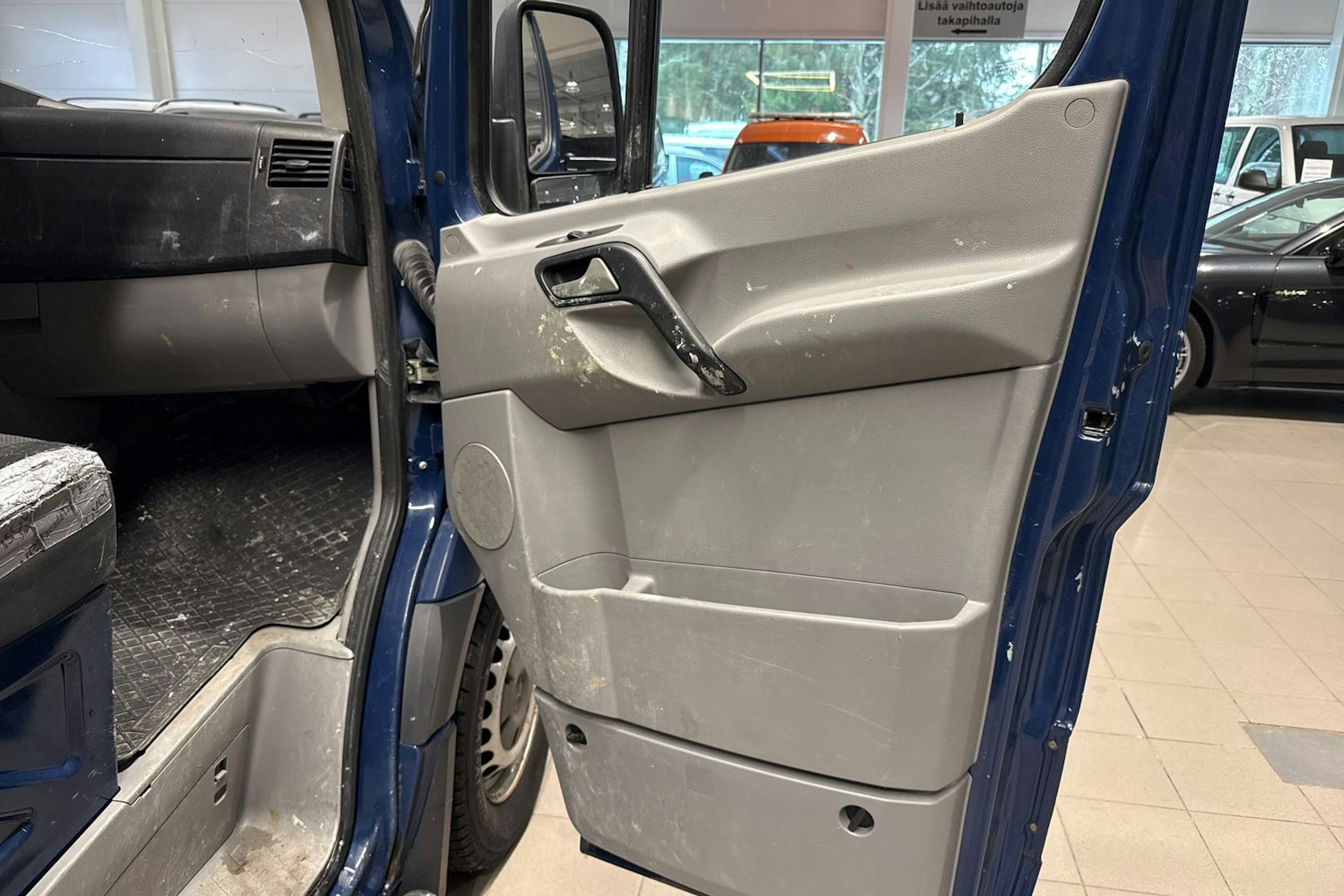 Sininen Mercedes-Benz SPRINTER 2012 kuva 30.