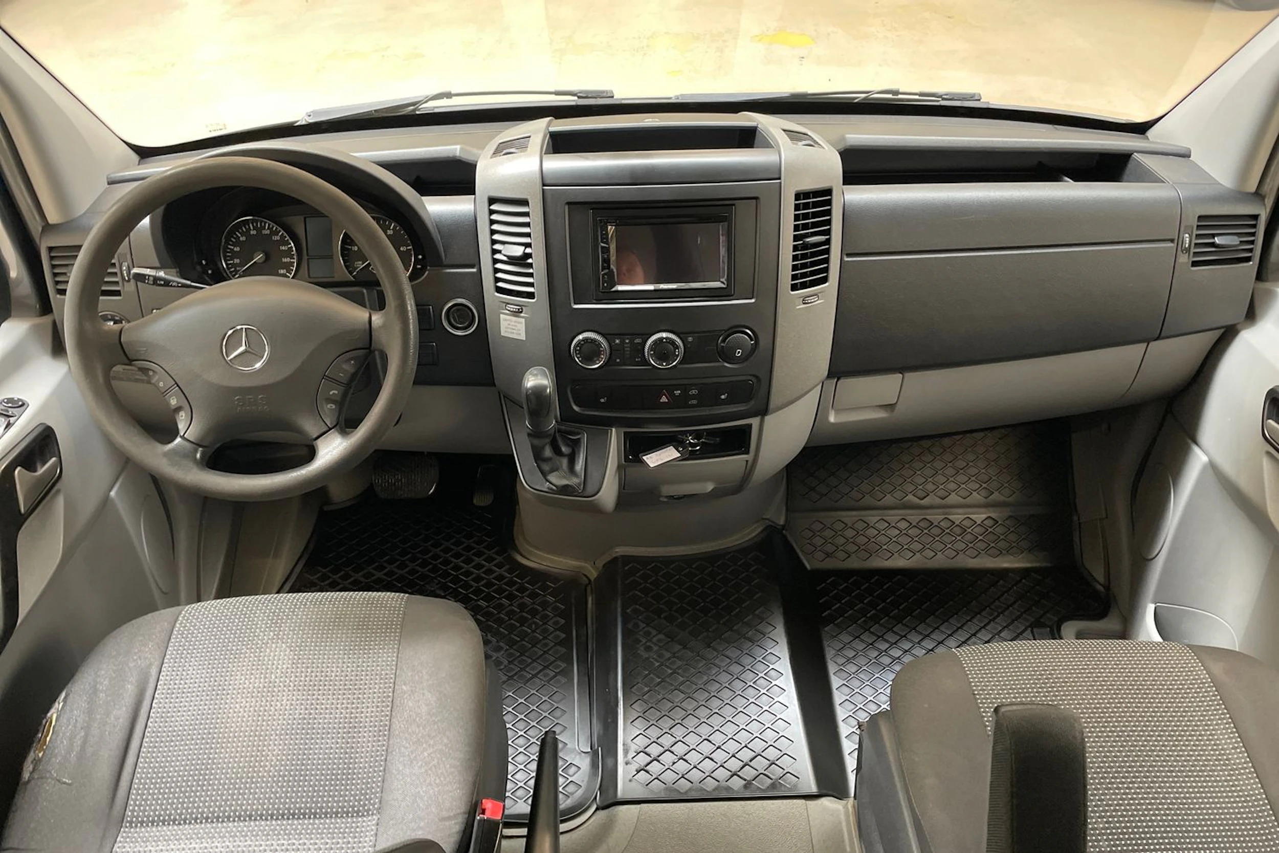harmaa Mercedes-Benz Sprinter 2012 kuva 16.