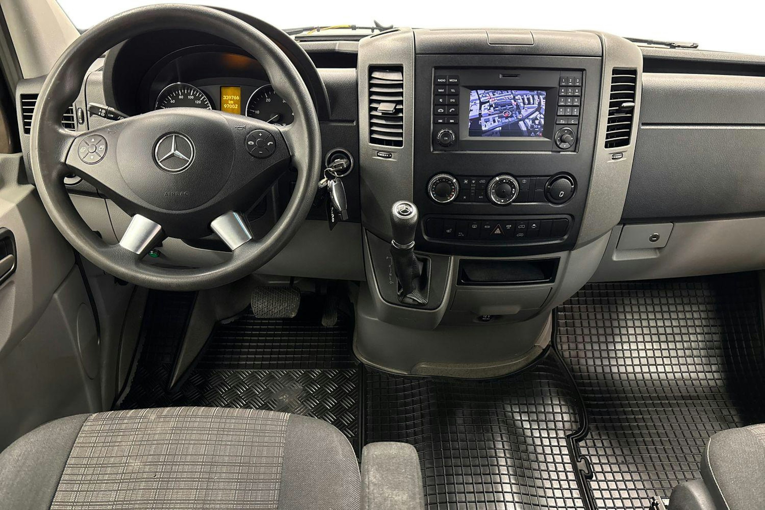 ruskea Mercedes-Benz Sprinter 2013 kuva 9.