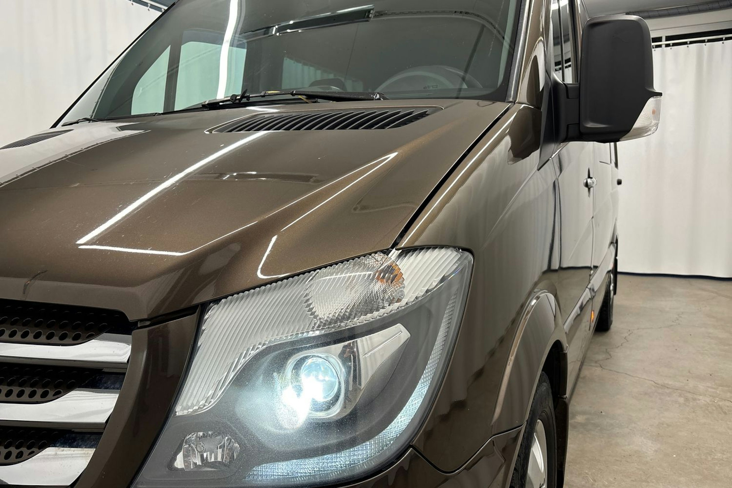 ruskea Mercedes-Benz Sprinter 2013 kuva 26.