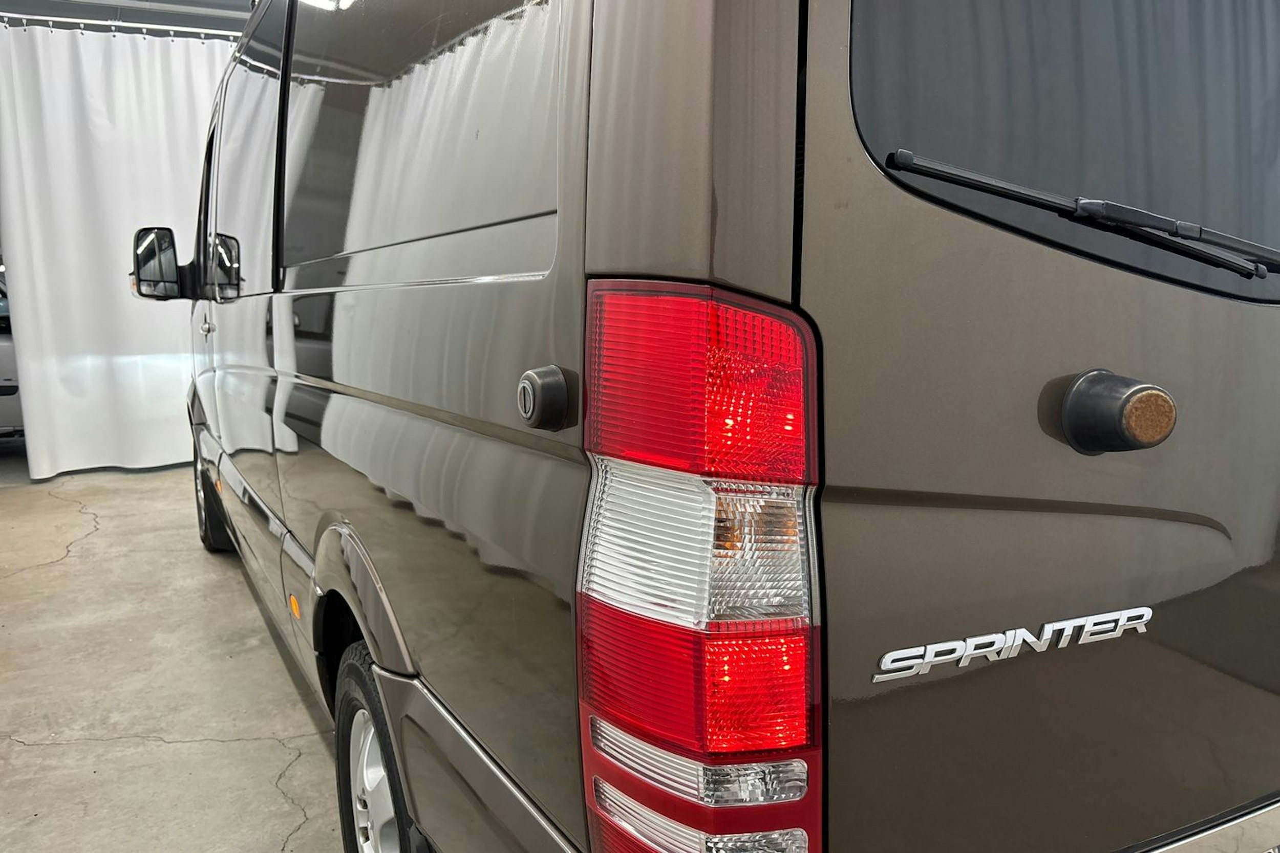 ruskea Mercedes-Benz Sprinter 2013 kuva 27.
