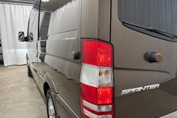 ruskea Mercedes-Benz Sprinter 2013 kuva 27.