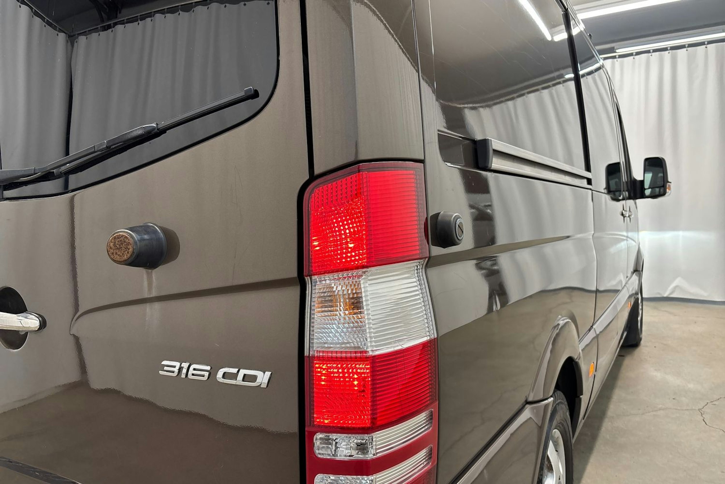 ruskea Mercedes-Benz Sprinter 2013 kuva 28.