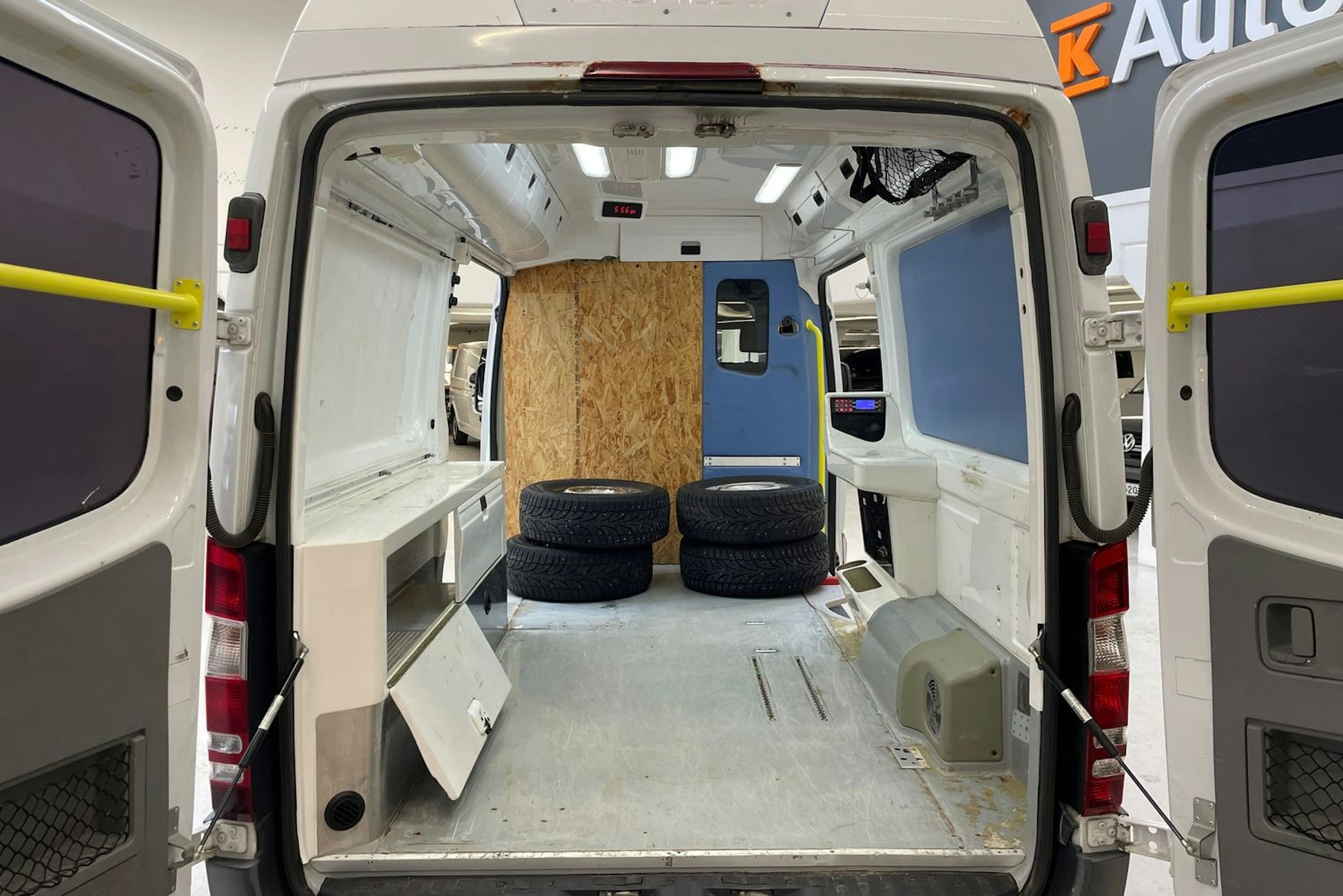 monivär. Mercedes-Benz Sprinter 2013 kuva 12.
