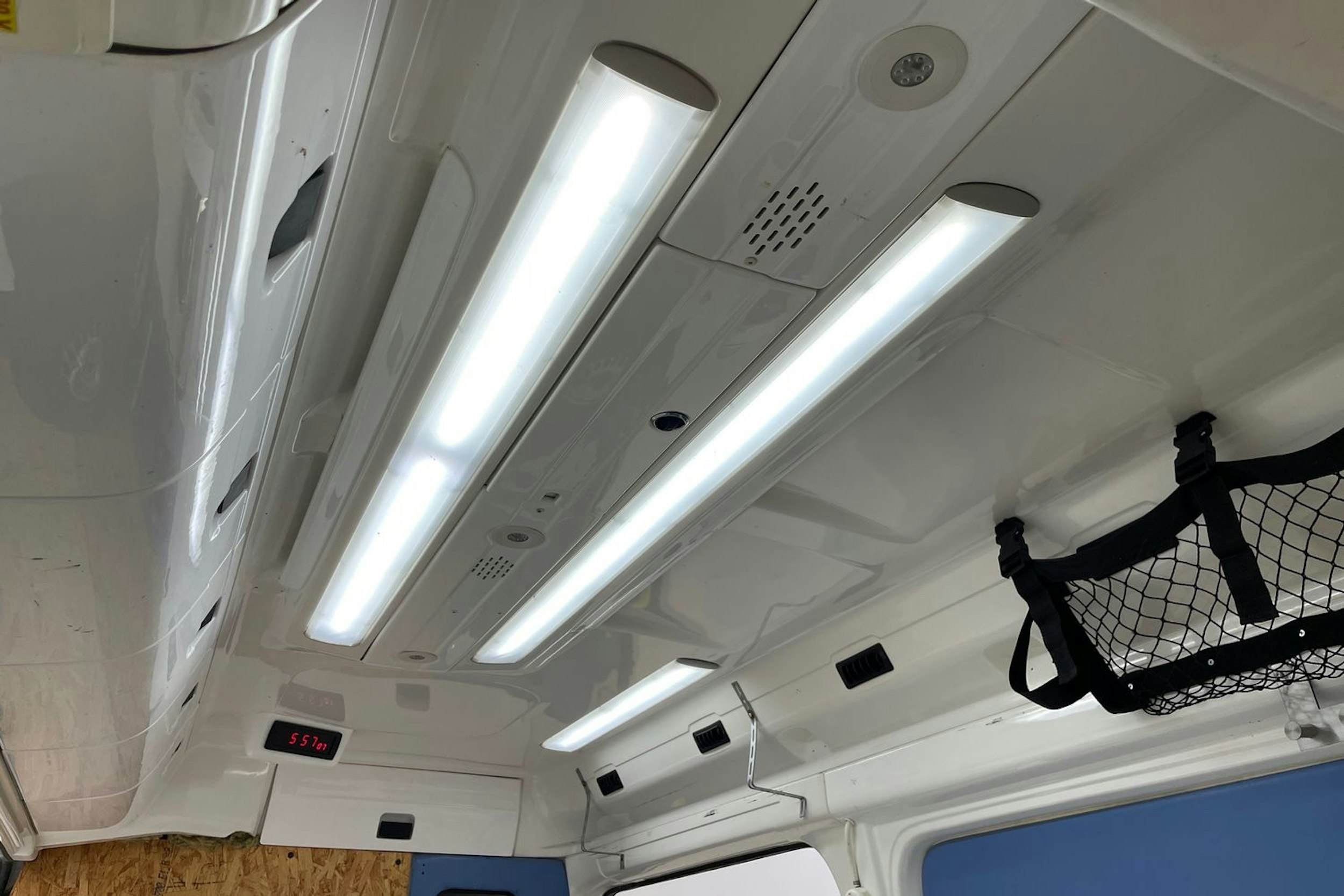 monivär. Mercedes-Benz Sprinter 2013 kuva 17.