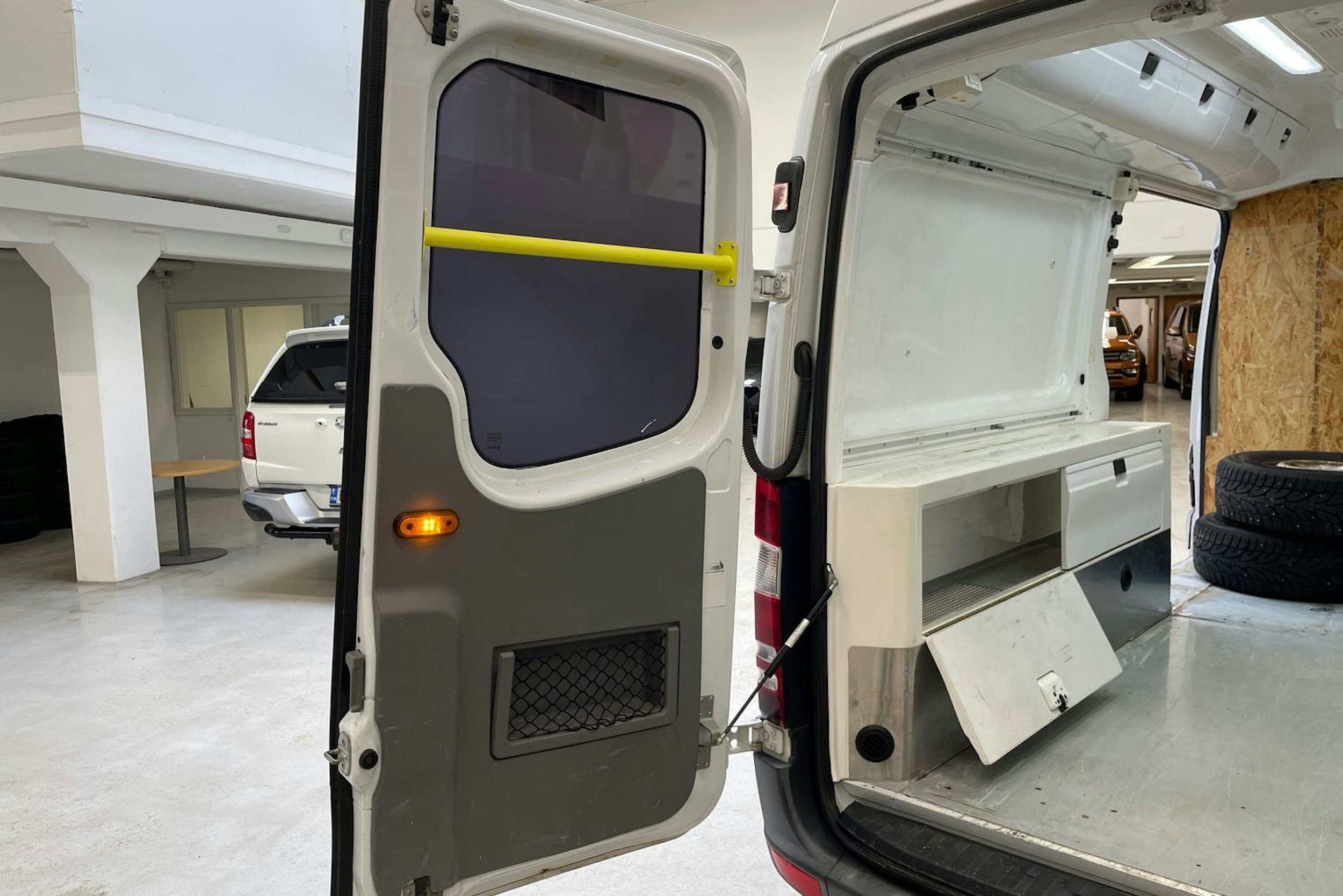 monivär. Mercedes-Benz Sprinter 2013 kuva 19.
