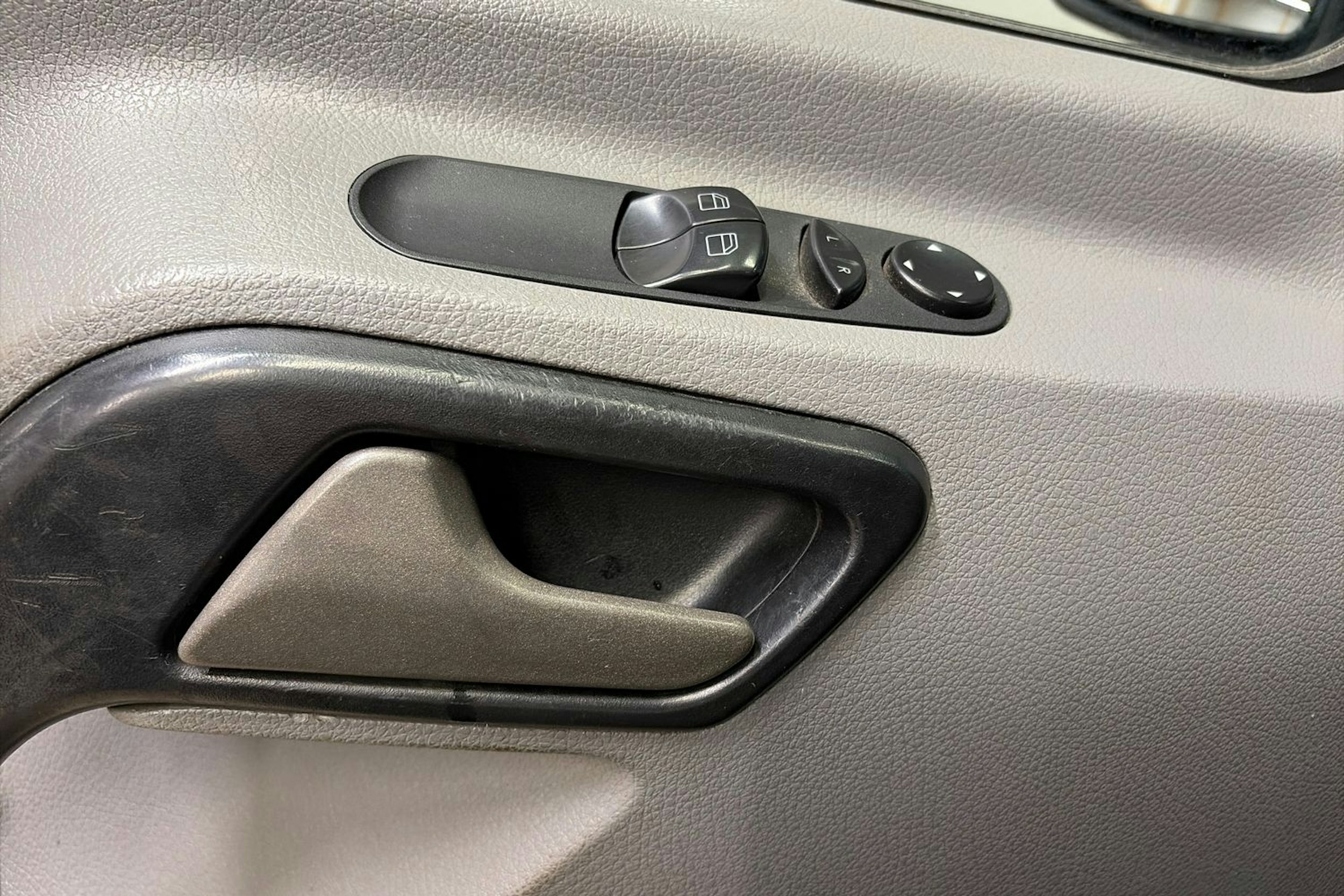 vihreä Mercedes-Benz Sprinter 2013 kuva 20.