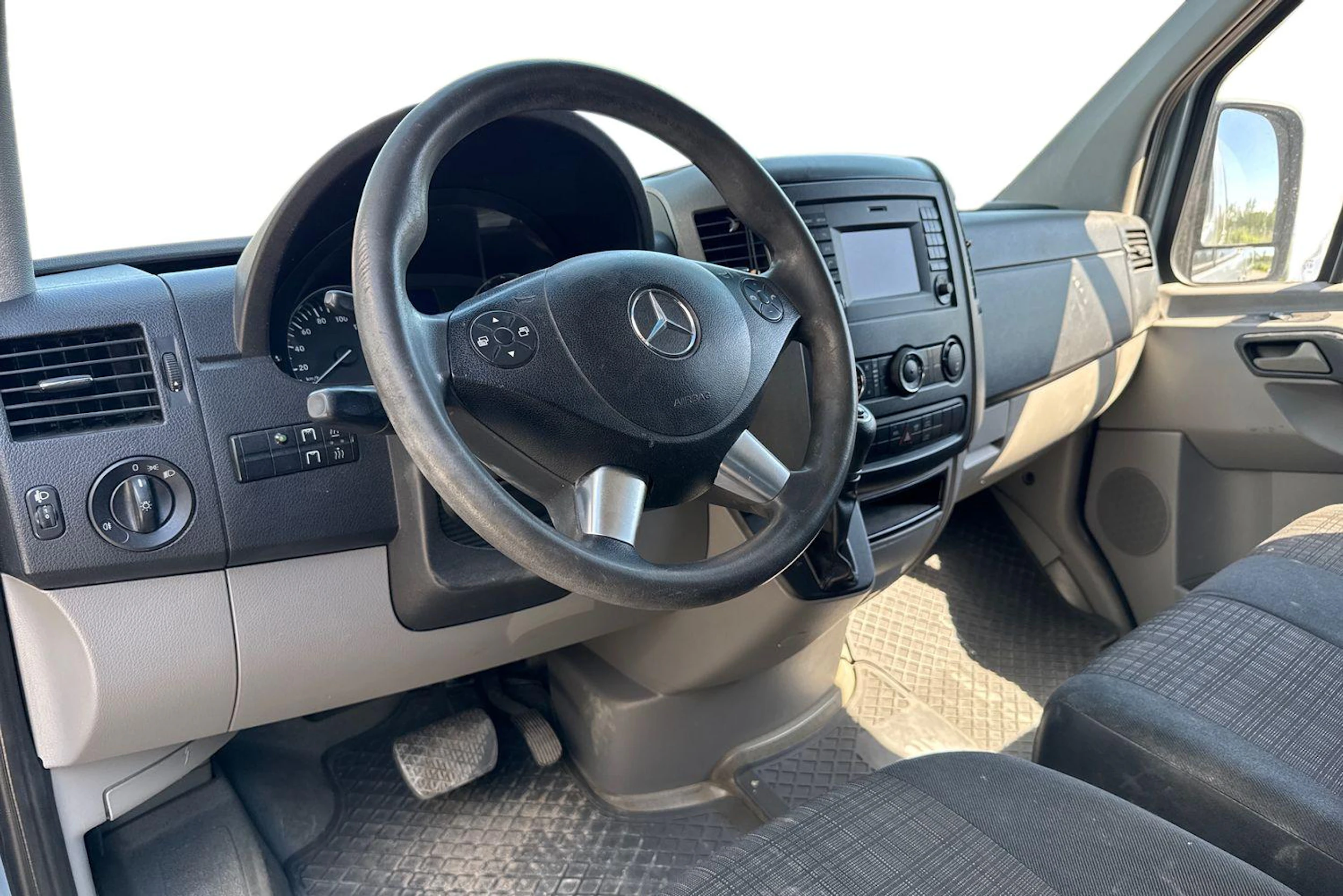 harmaa Mercedes-Benz Sprinter 2014 kuva 3.