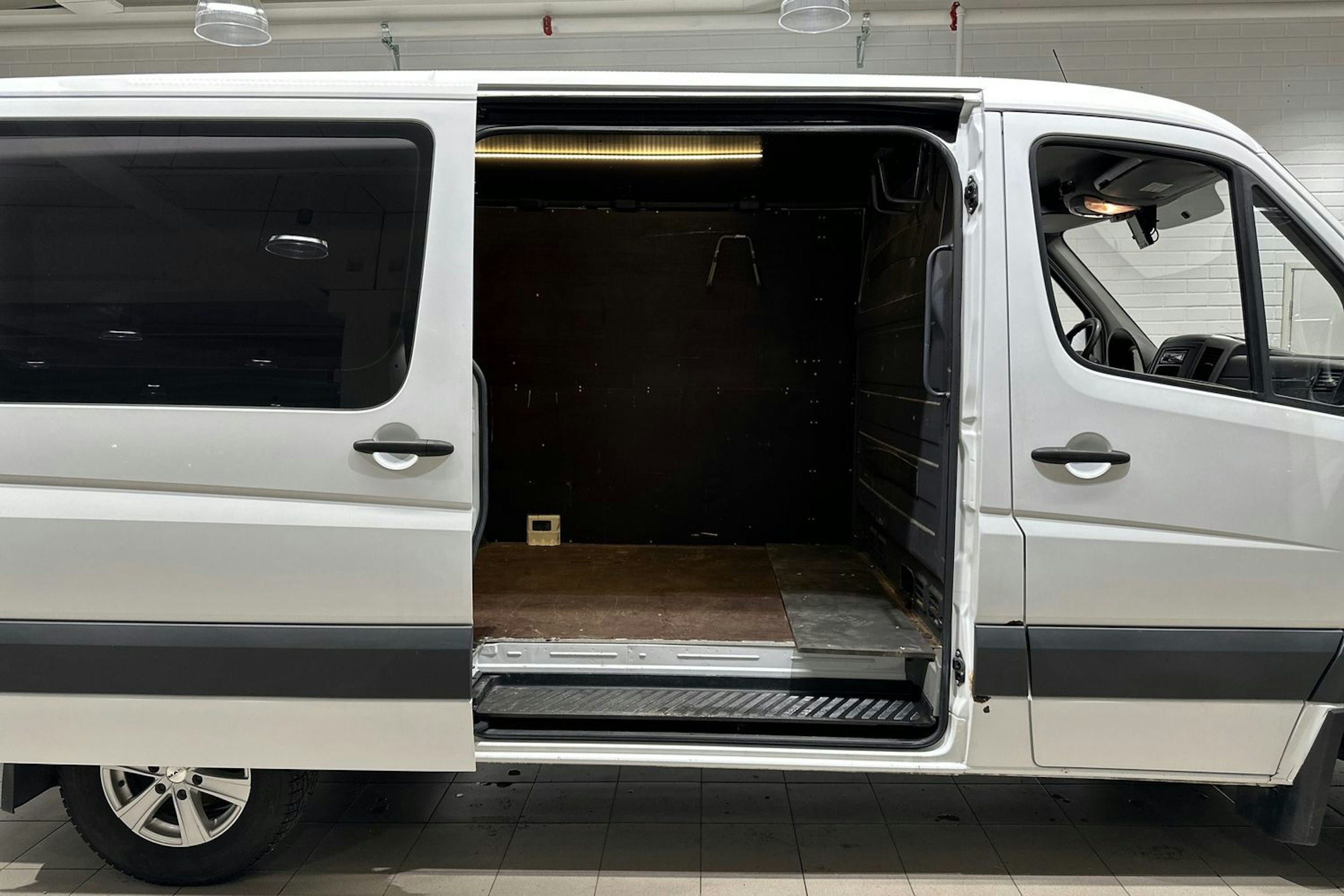 valkoinen Mercedes-Benz Sprinter 2014 kuva 23.