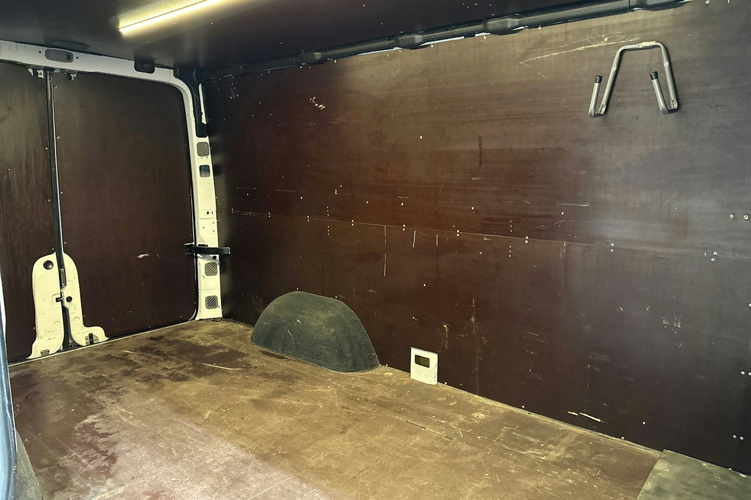 valkoinen Mercedes-Benz Sprinter 2014 kuva 24.