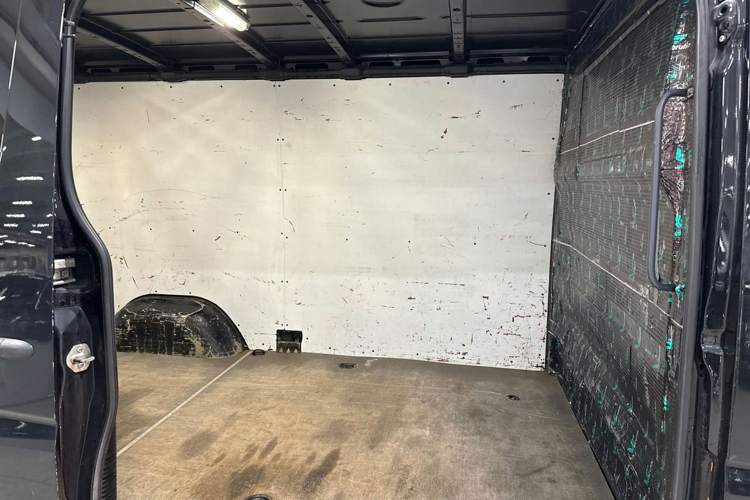 musta Mercedes-Benz Sprinter 2014 kuva 13.