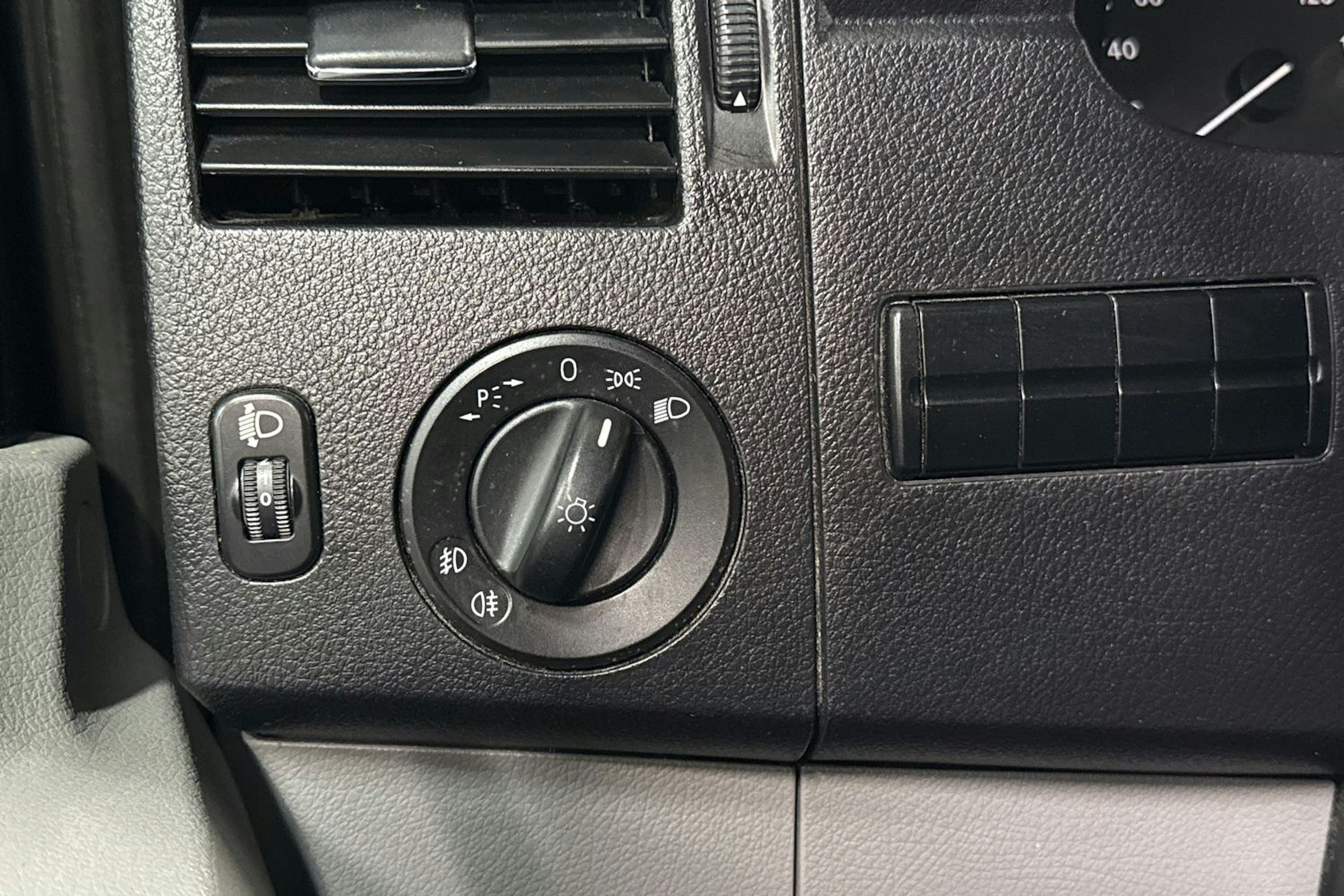 musta Mercedes-Benz Sprinter 2014 kuva 19.