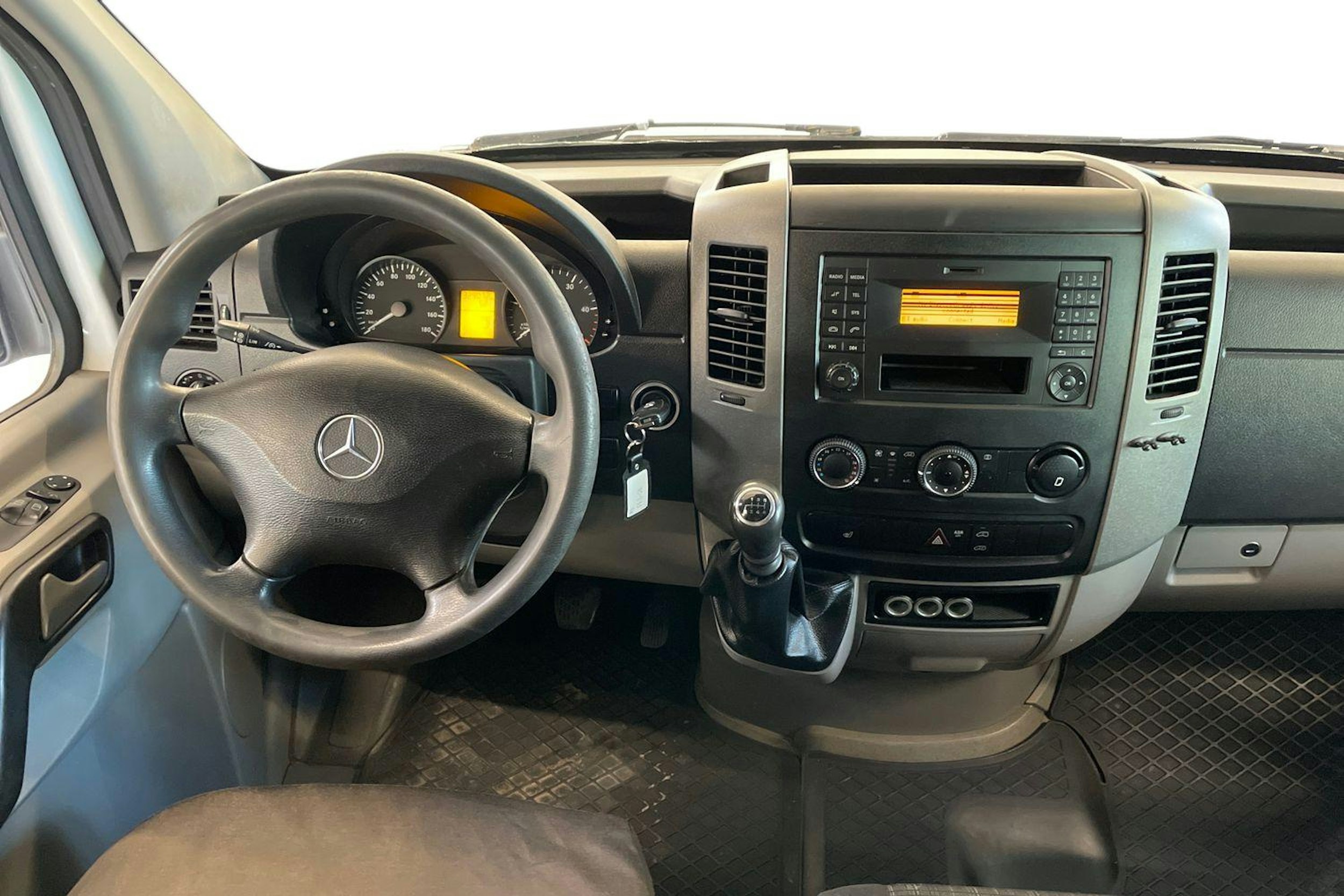 valkoinen Mercedes-Benz Sprinter 2014 kuva 9.