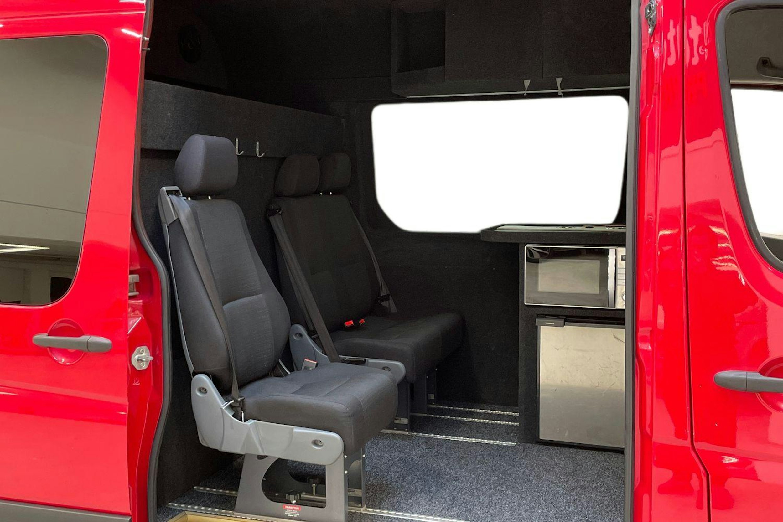 punainen Mercedes-Benz Sprinter 2014 kuva 10.