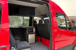 punainen Mercedes-Benz Sprinter 2014 kuva 13.