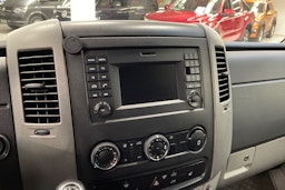 punainen Mercedes-Benz Sprinter 2014 kuva 24.