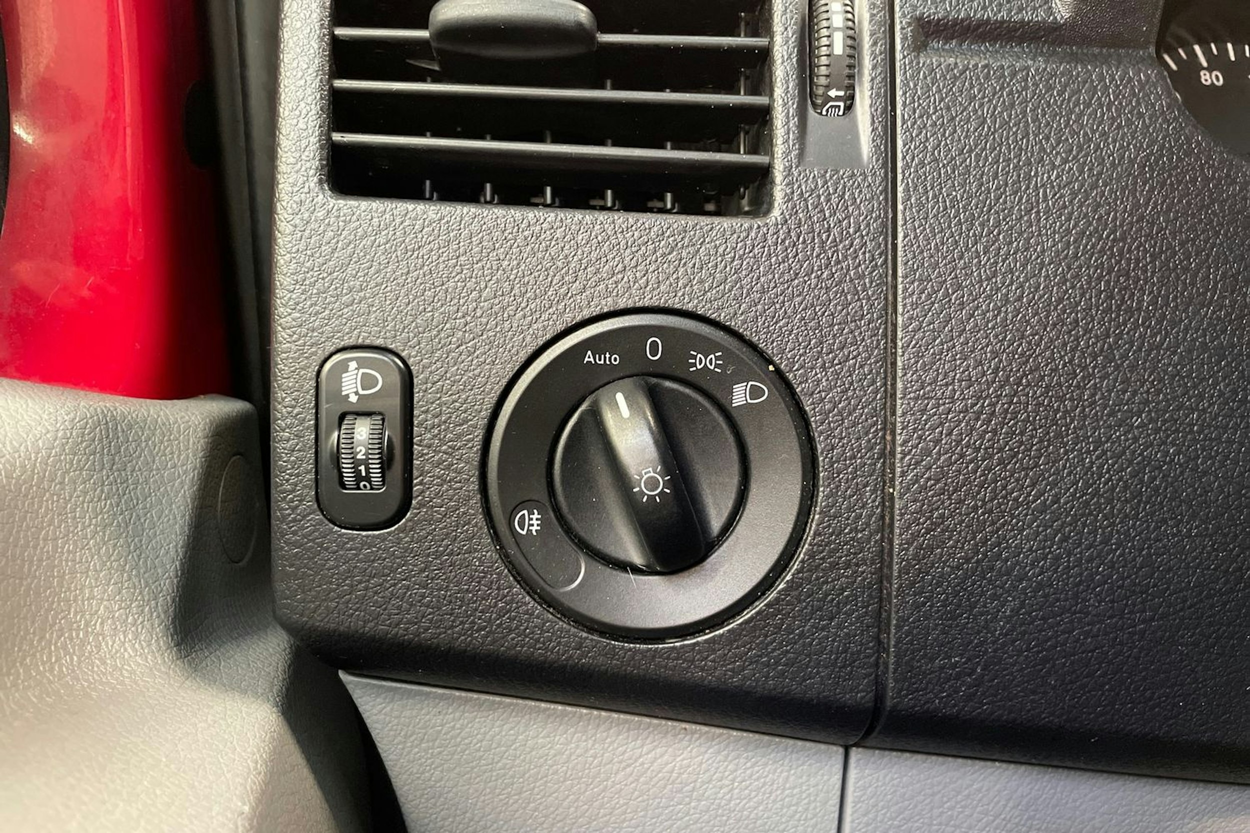 punainen Mercedes-Benz Sprinter 2014 kuva 26.