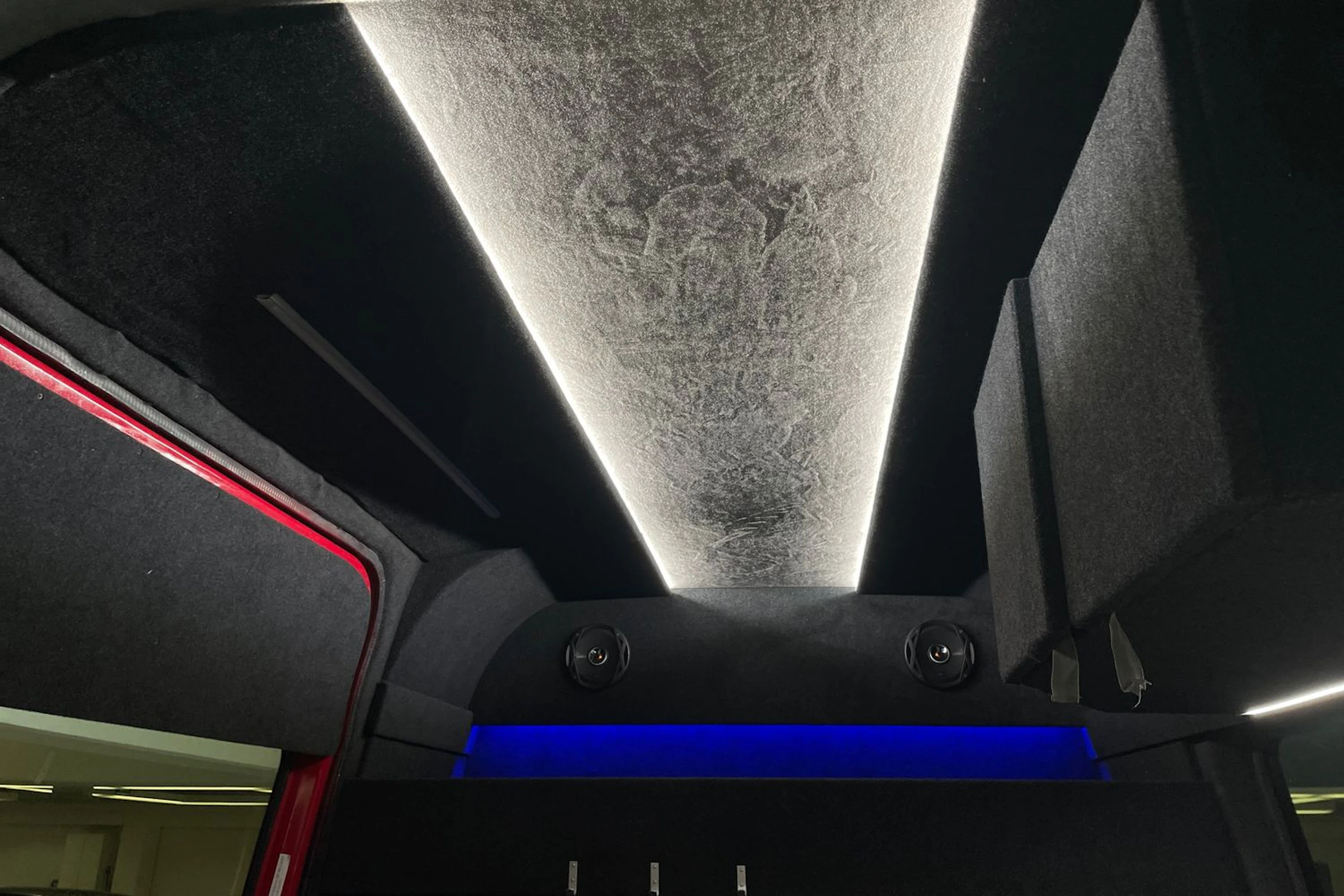 punainen Mercedes-Benz Sprinter 2014 kuva 32.