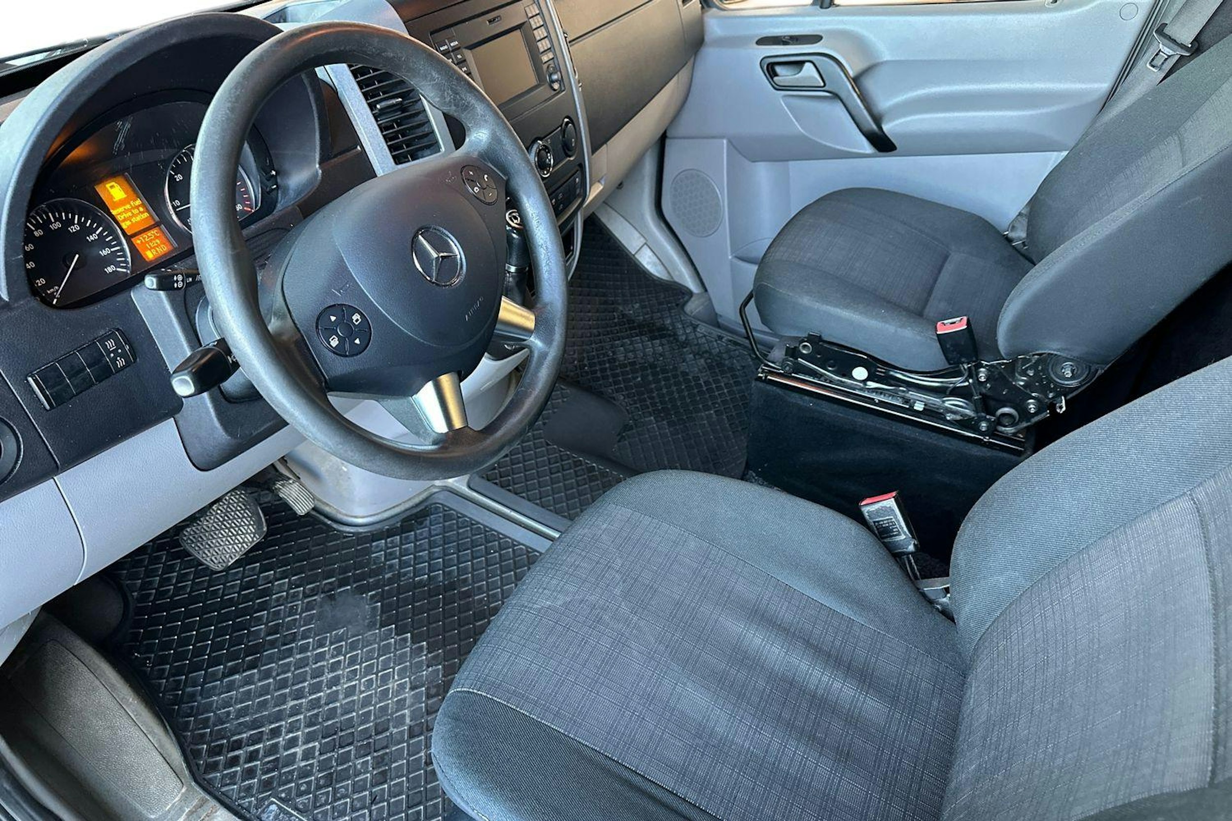 ruskea (beige) Mercedes-Benz Sprinter 2014 kuva 8.